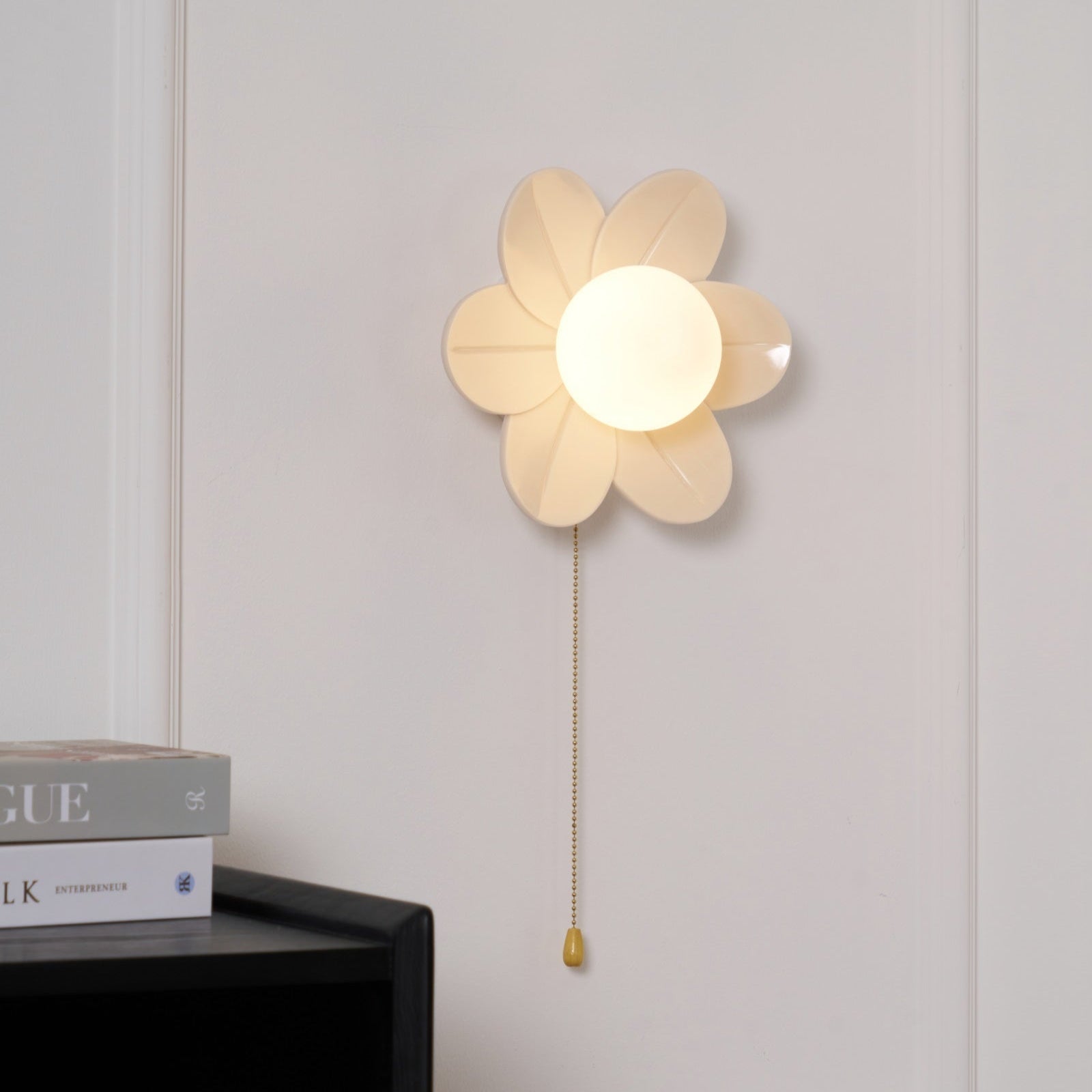 Bov Nordic Art Flowers Resin Wall Lamp-Neutral Decor