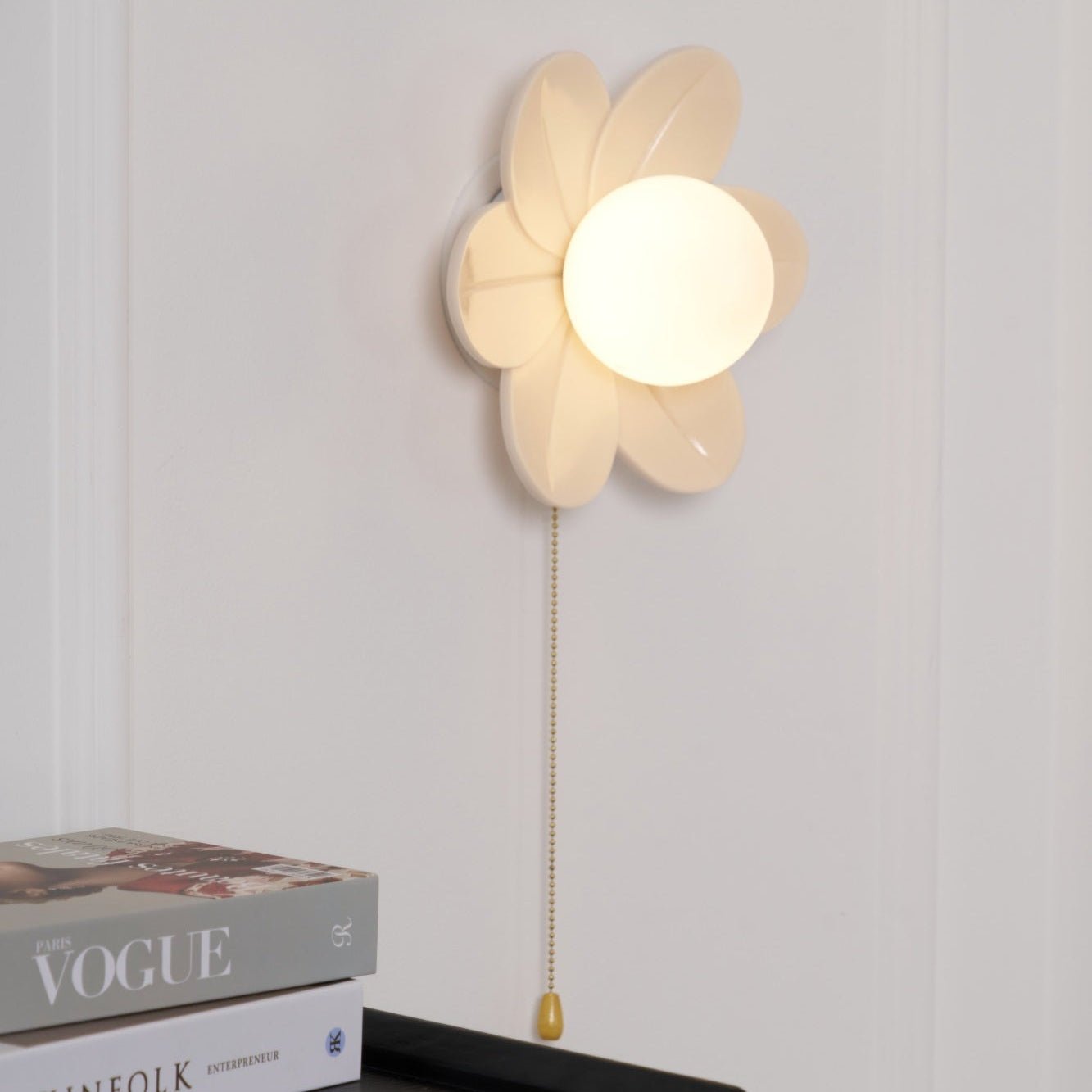 Bov Nordic Art Flowers Resin Wall Lamp-Neutral Decor