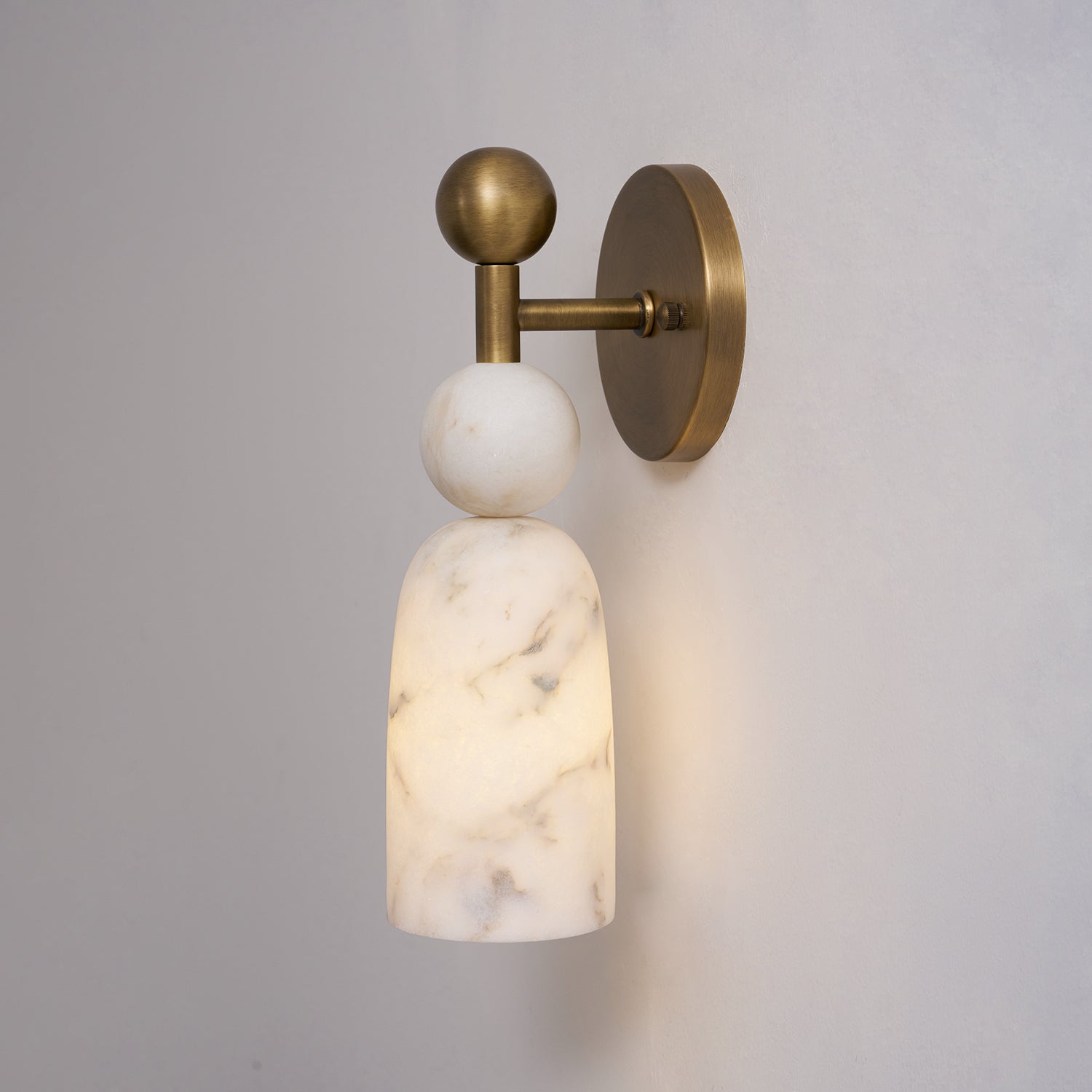 Dimensional drawing of the medium Flume Wall Lamp.
