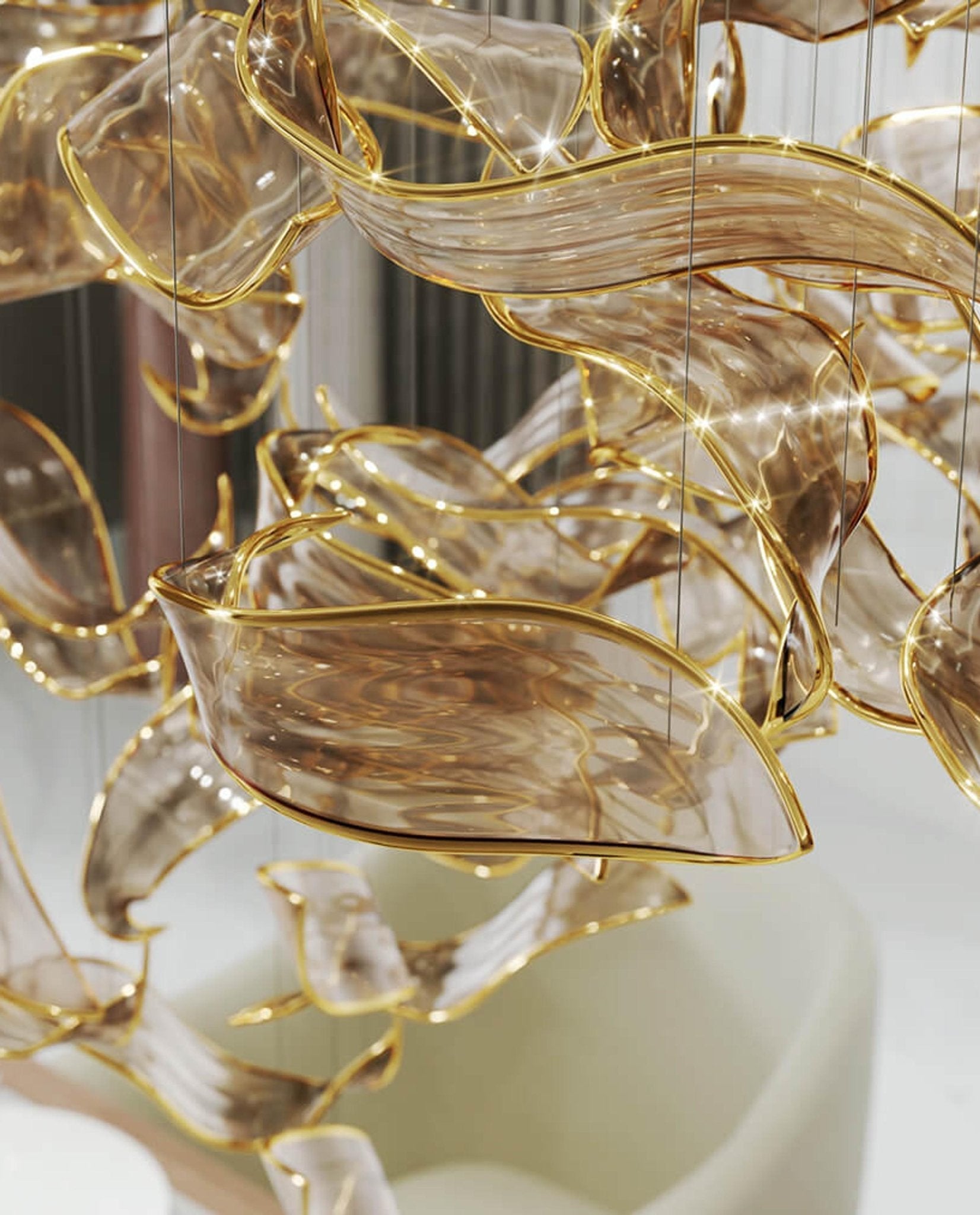 Lustra Chandelier Cascading Leaf Luxe-Neutral Decor