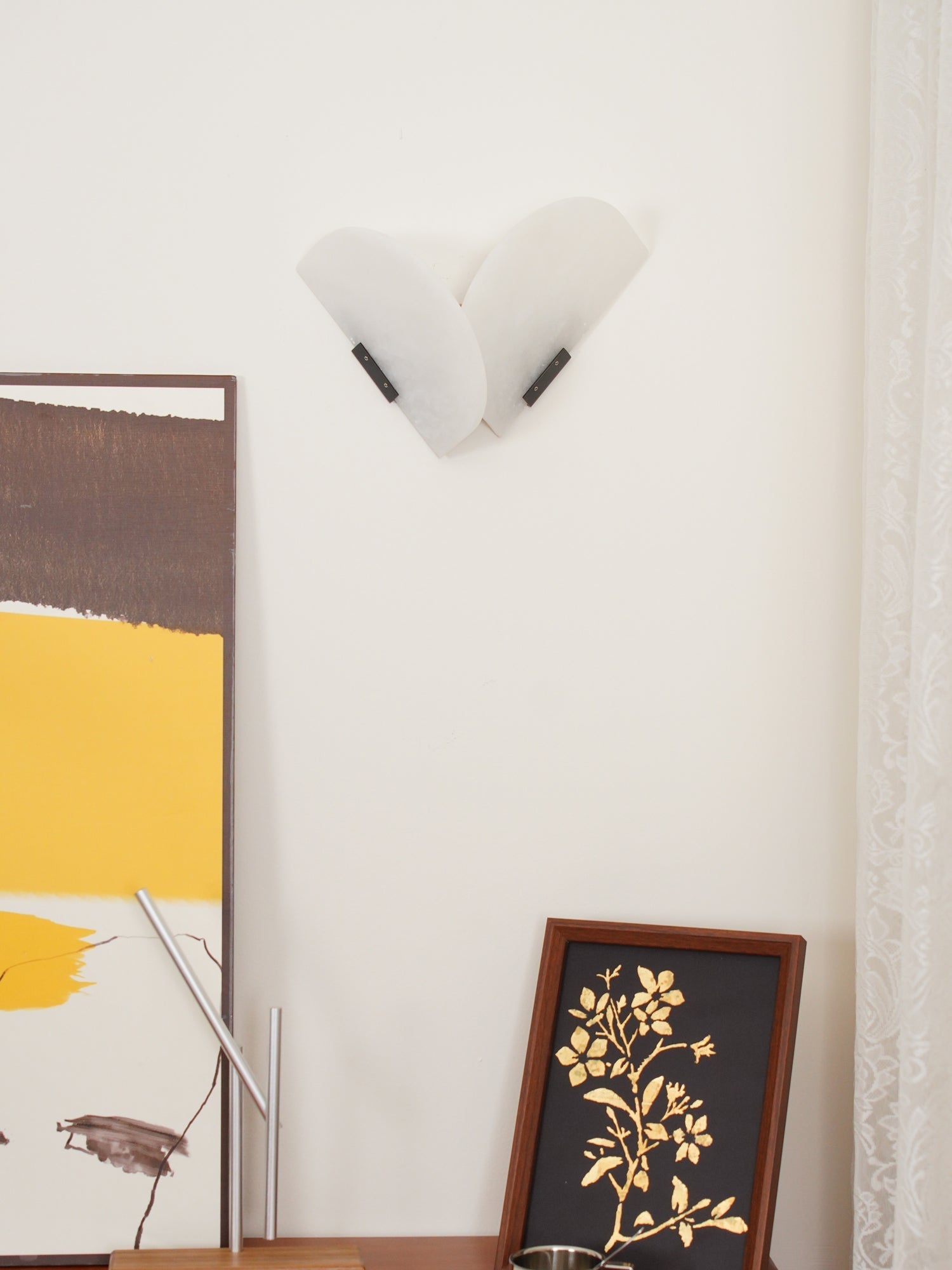 Pase Heart Alabaster Wall Light-Neutral Decor