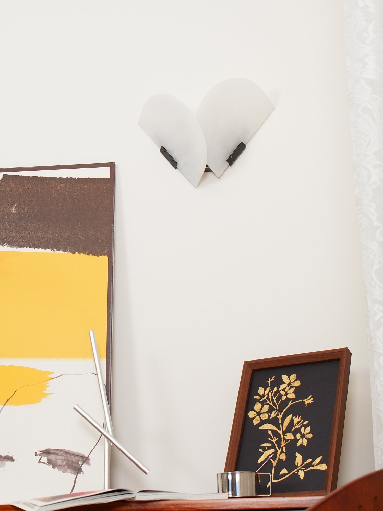 Pase Heart Alabaster Wall Light-Neutral Decor