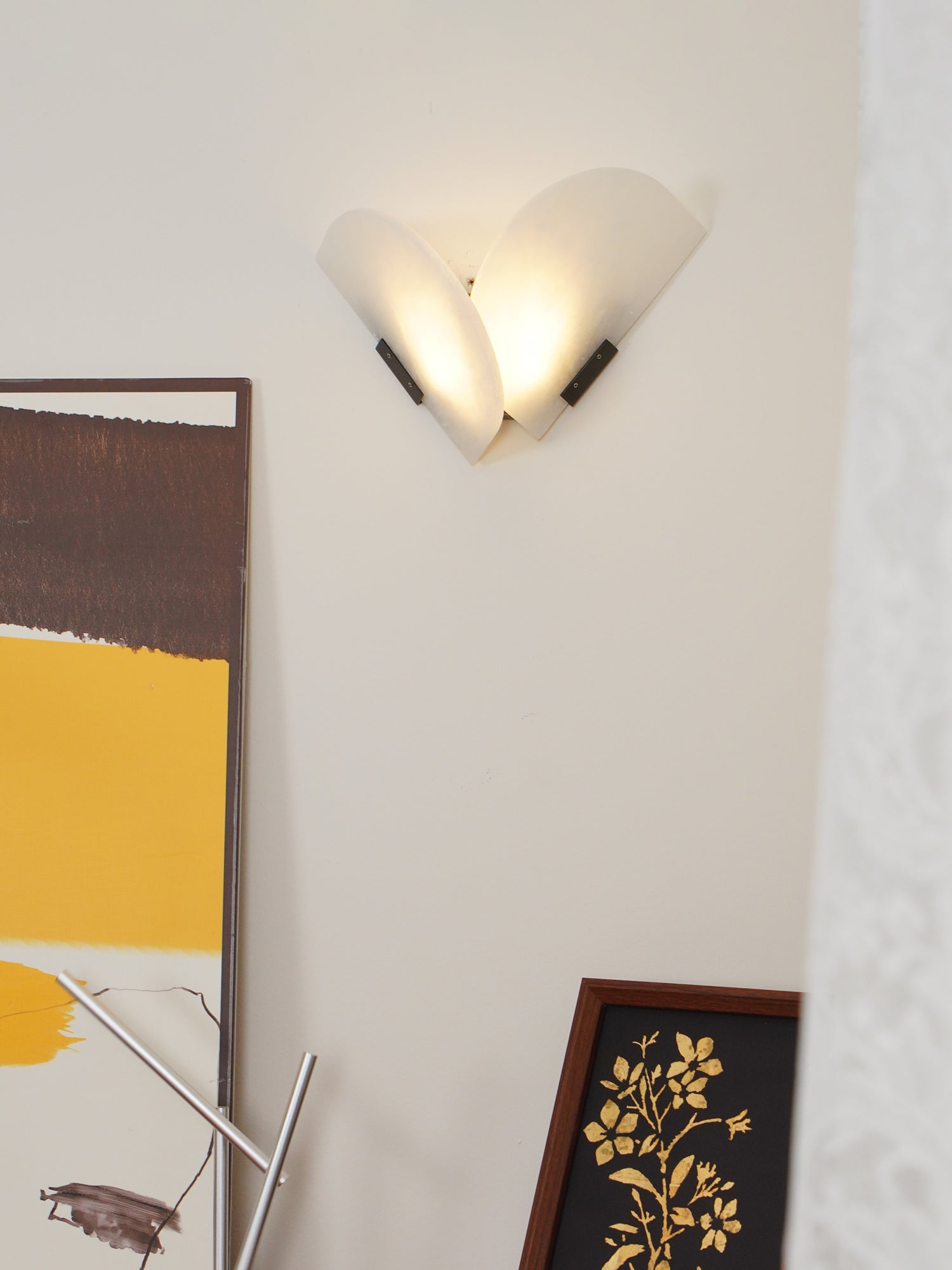 Pase Heart Alabaster Wall Light-Neutral Decor