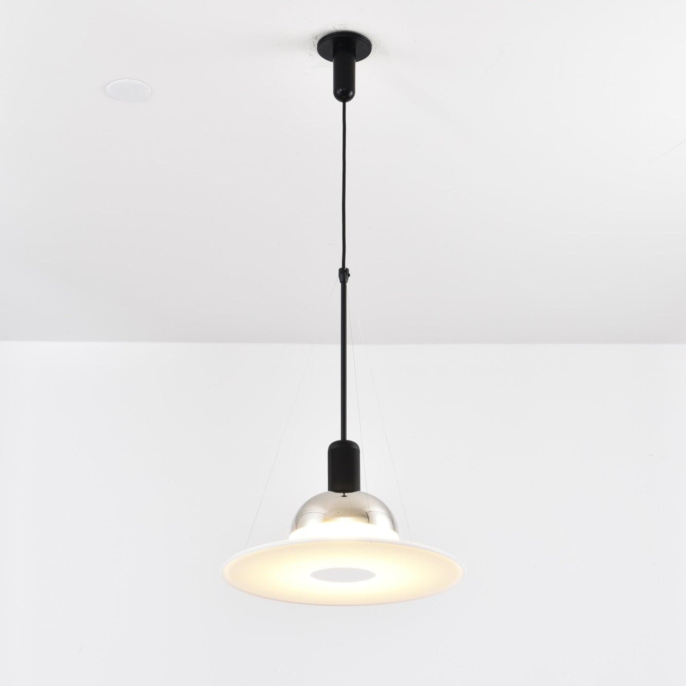 Vero Flying Saucer Pendant Light-Neutral Decor