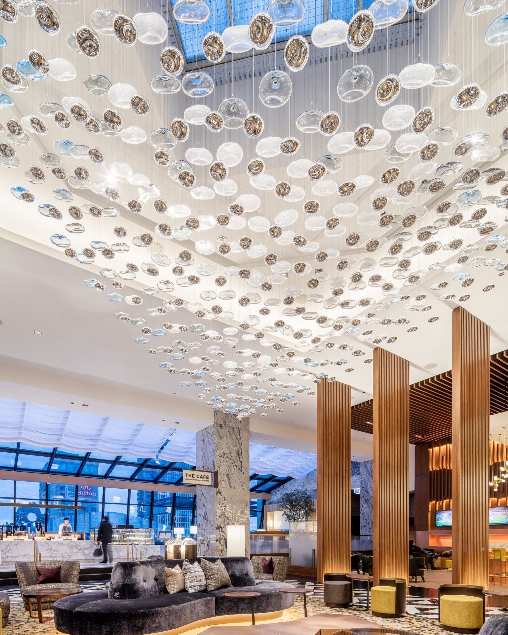 Ilvyniel Crystal Wave Chandelier-Neutral Decor