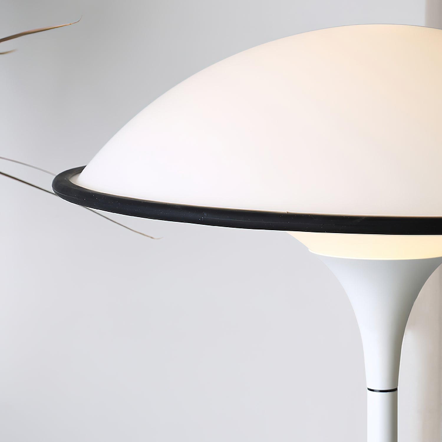 Ormaren Retro Acrylic Floor Lamp-Neutral Decor