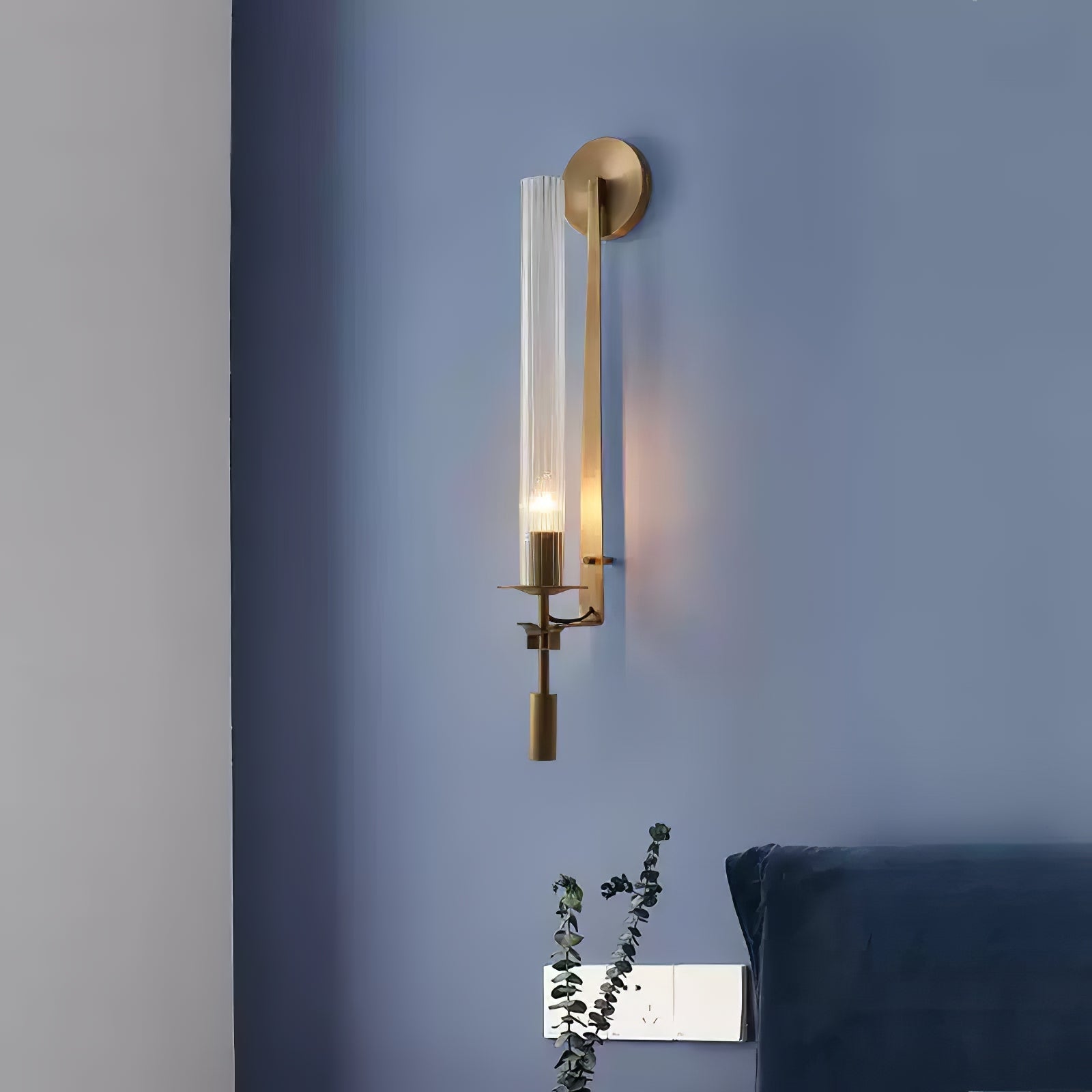 Lustra Wall Lamp Brass Minimalist Ribbed Glass-Neutral Decor