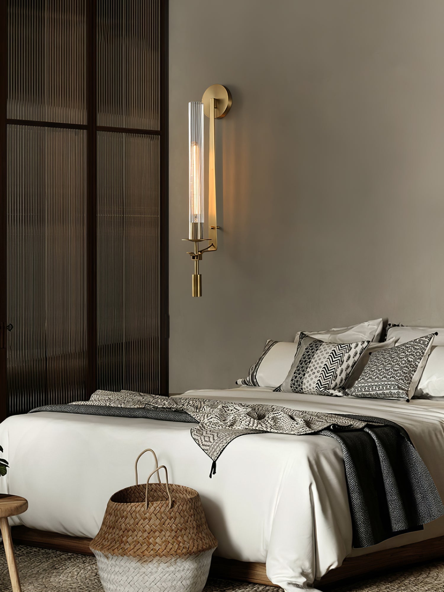 Lustra Wall Lamp Brass Minimalist Ribbed Glass-Neutral Decor