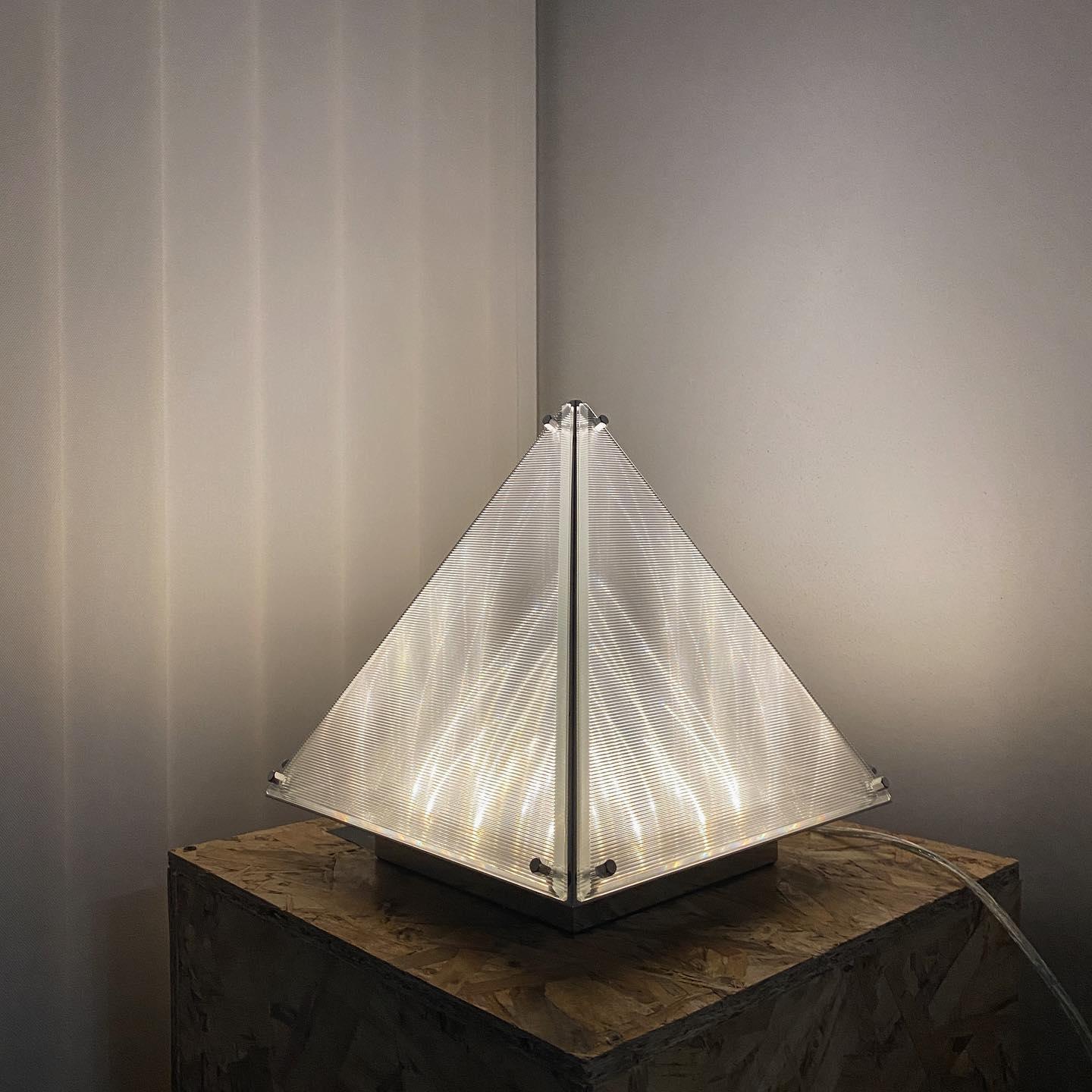 Mymiryre Pyramid Glass Table Lamp-Neutral Decor