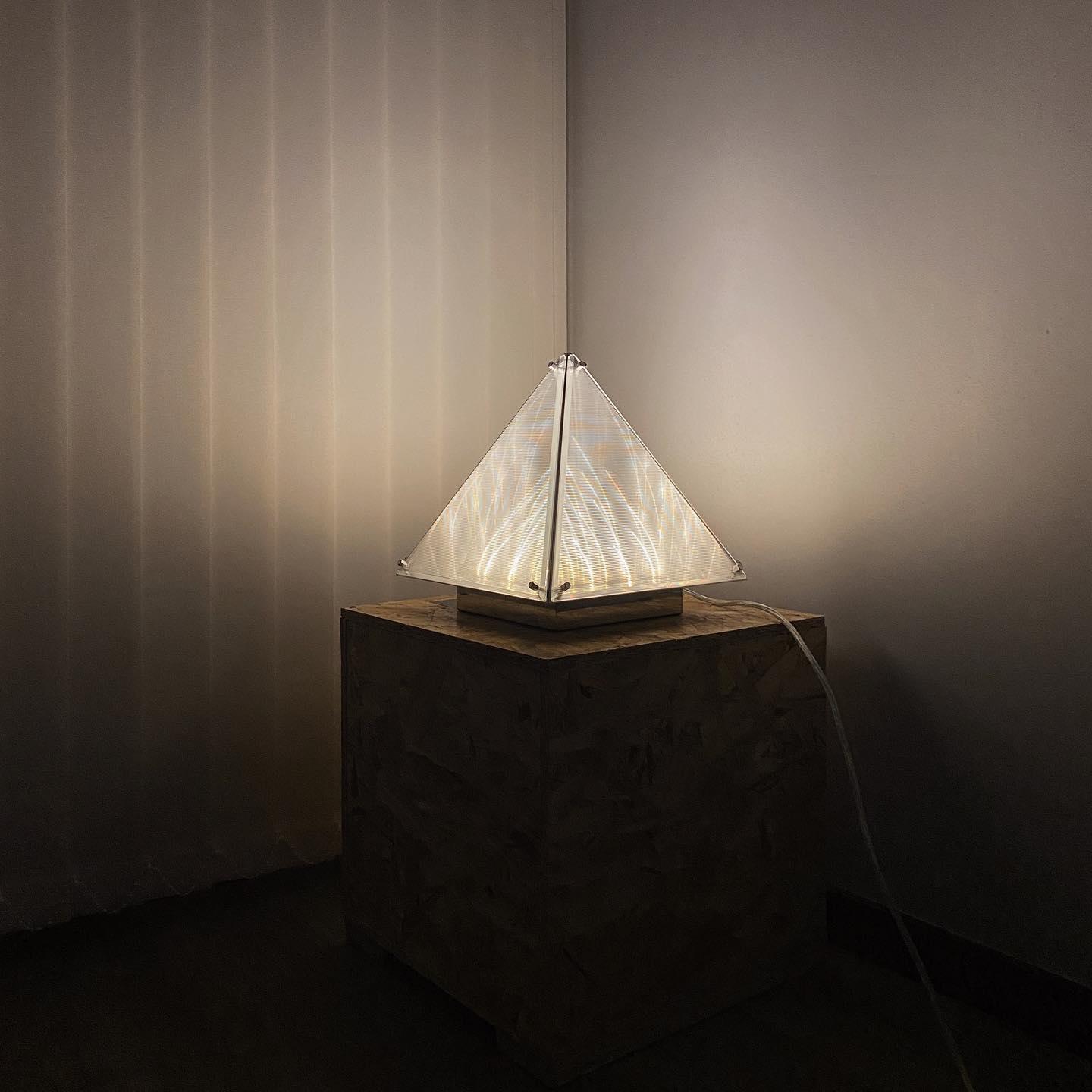 Mymiryre Pyramid Glass Table Lamp-Neutral Decor