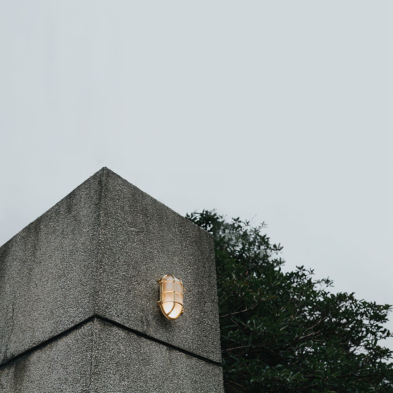 Caspian Wall Lamp