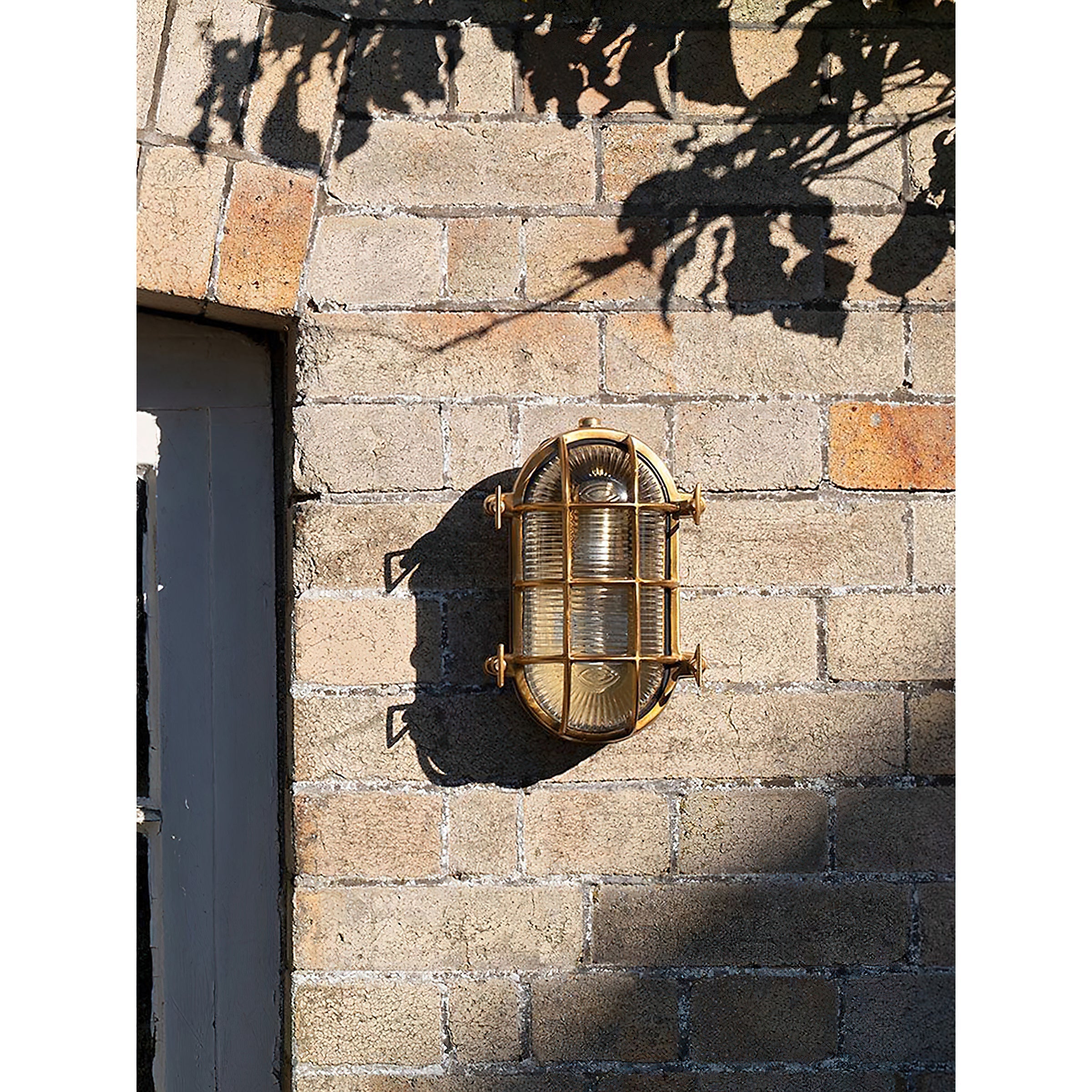 Caspian Wall Lamp