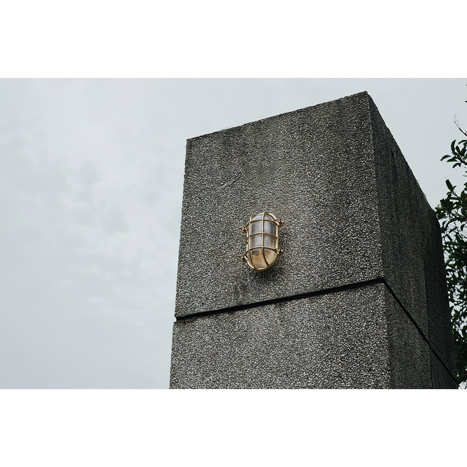 Caspian Wall Lamp