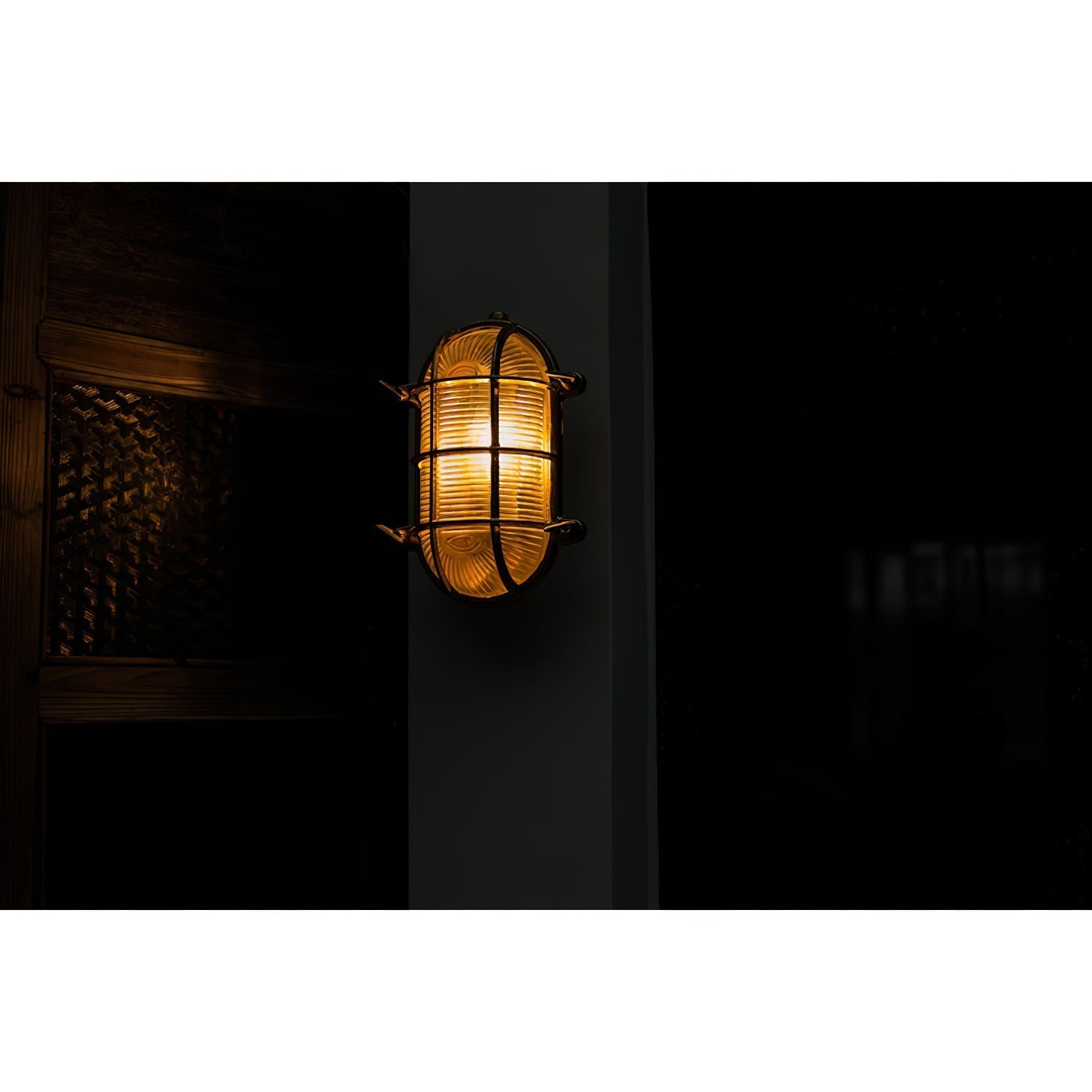 Caspian Wall Lamp