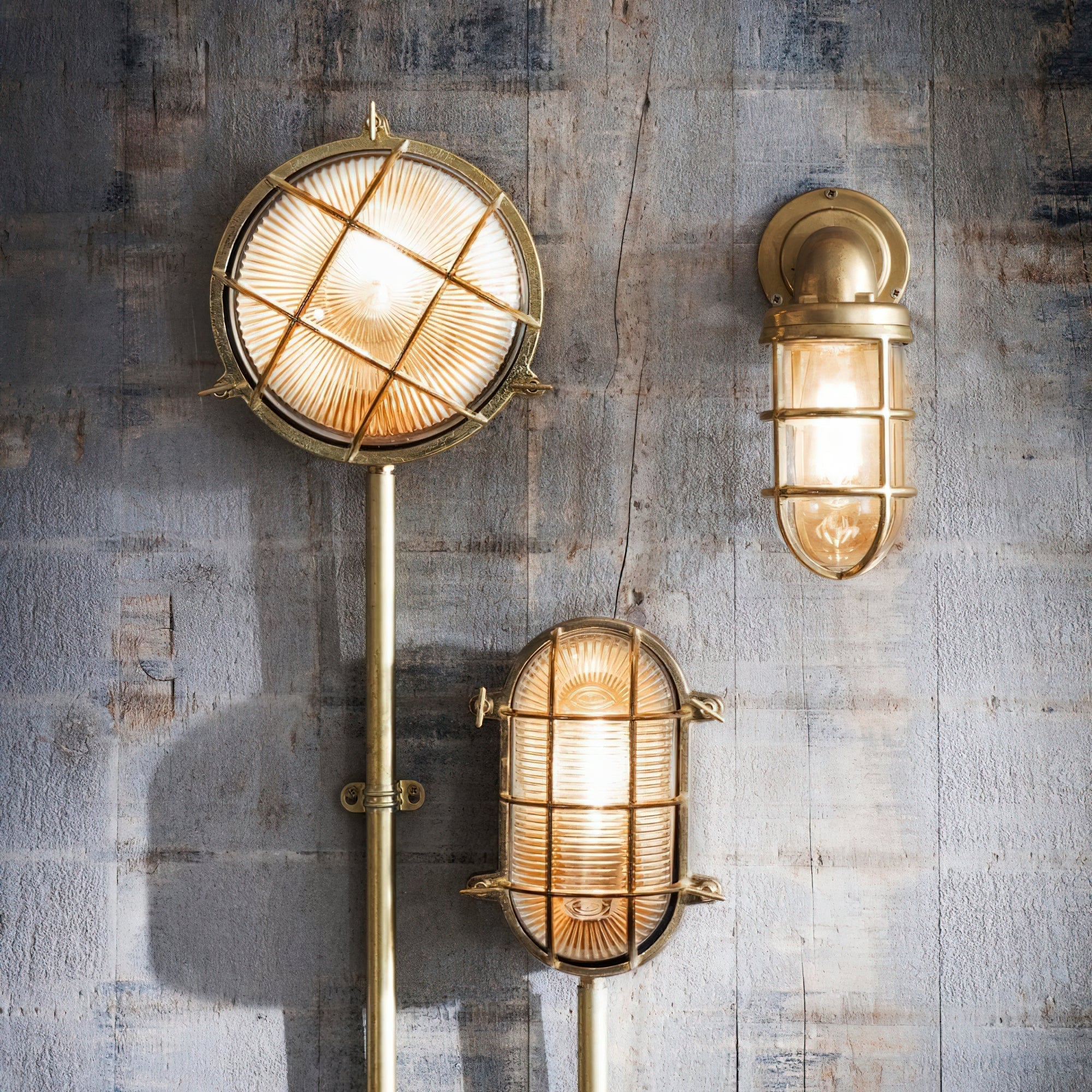 Caspian Wall Lamp