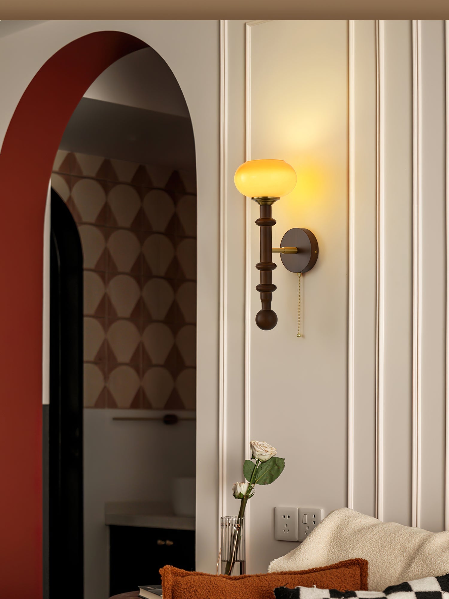 Hilda Roma Elegance Wood Sconce Wall lamp-Neutral Decor