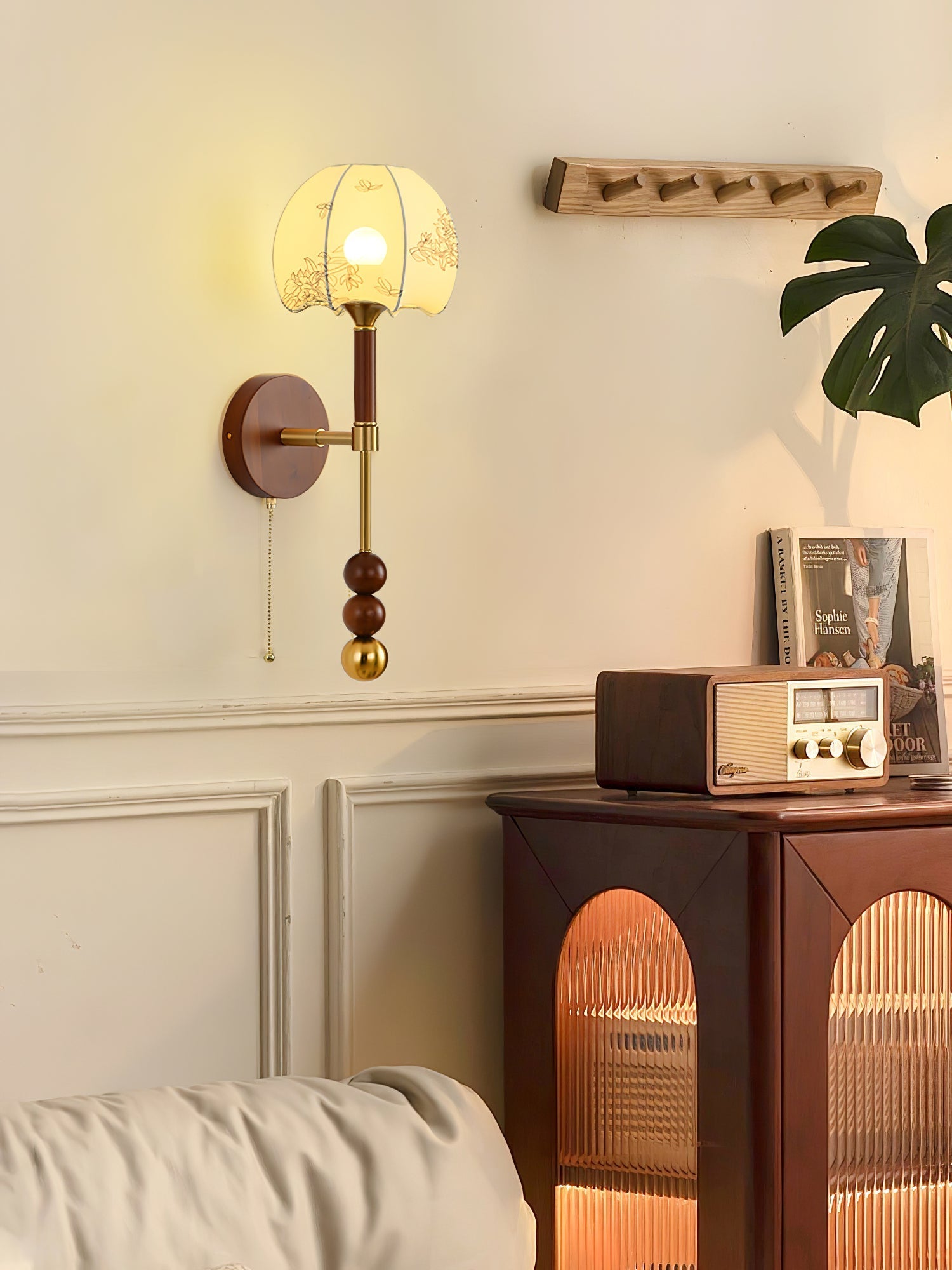 Hilda Roma Elegance Wood Sconce Wall lamp-Neutral Decor