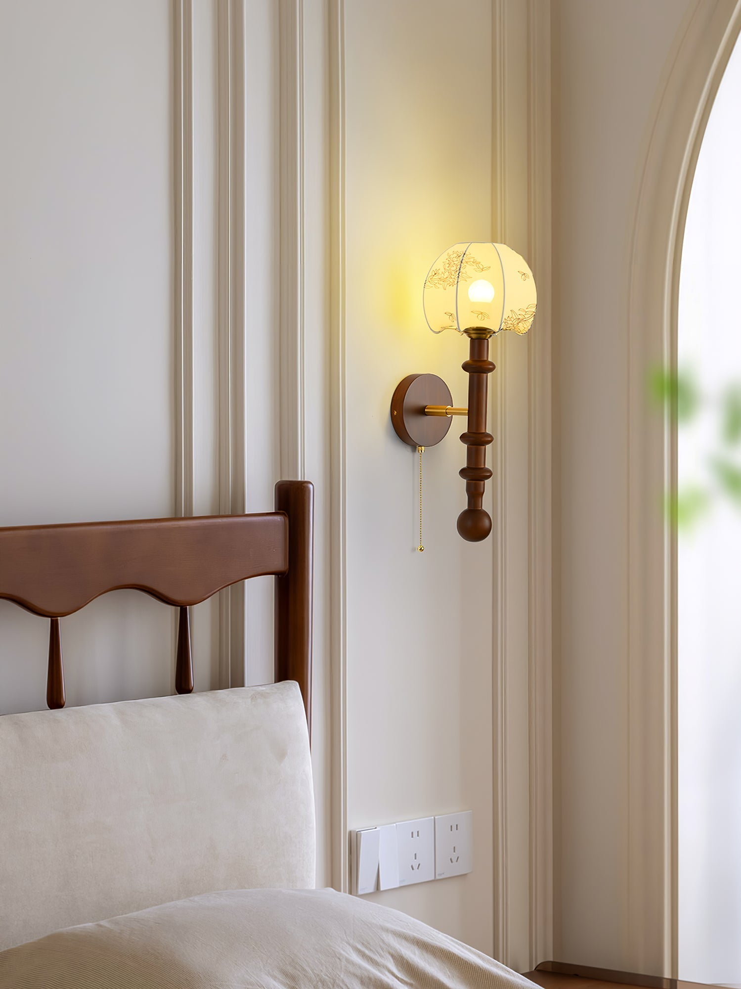 Hilda Roma Elegance Wood Sconce Wall lamp-Neutral Decor