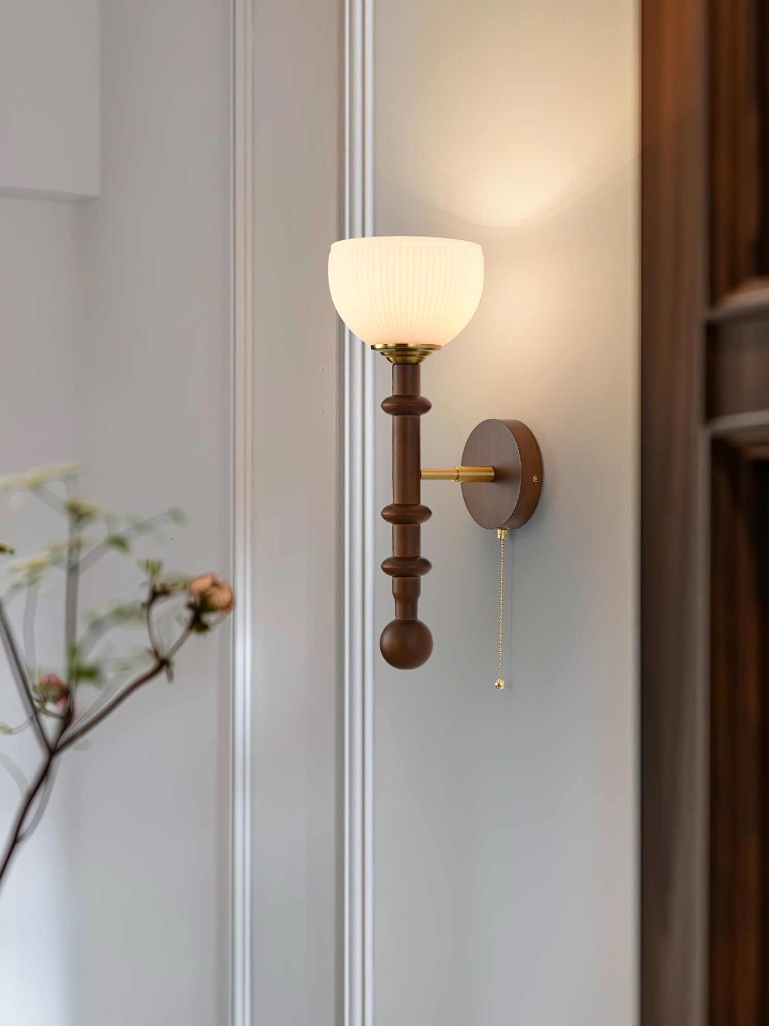 Hilda Roma Elegance Wood Sconce Wall lamp-Neutral Decor