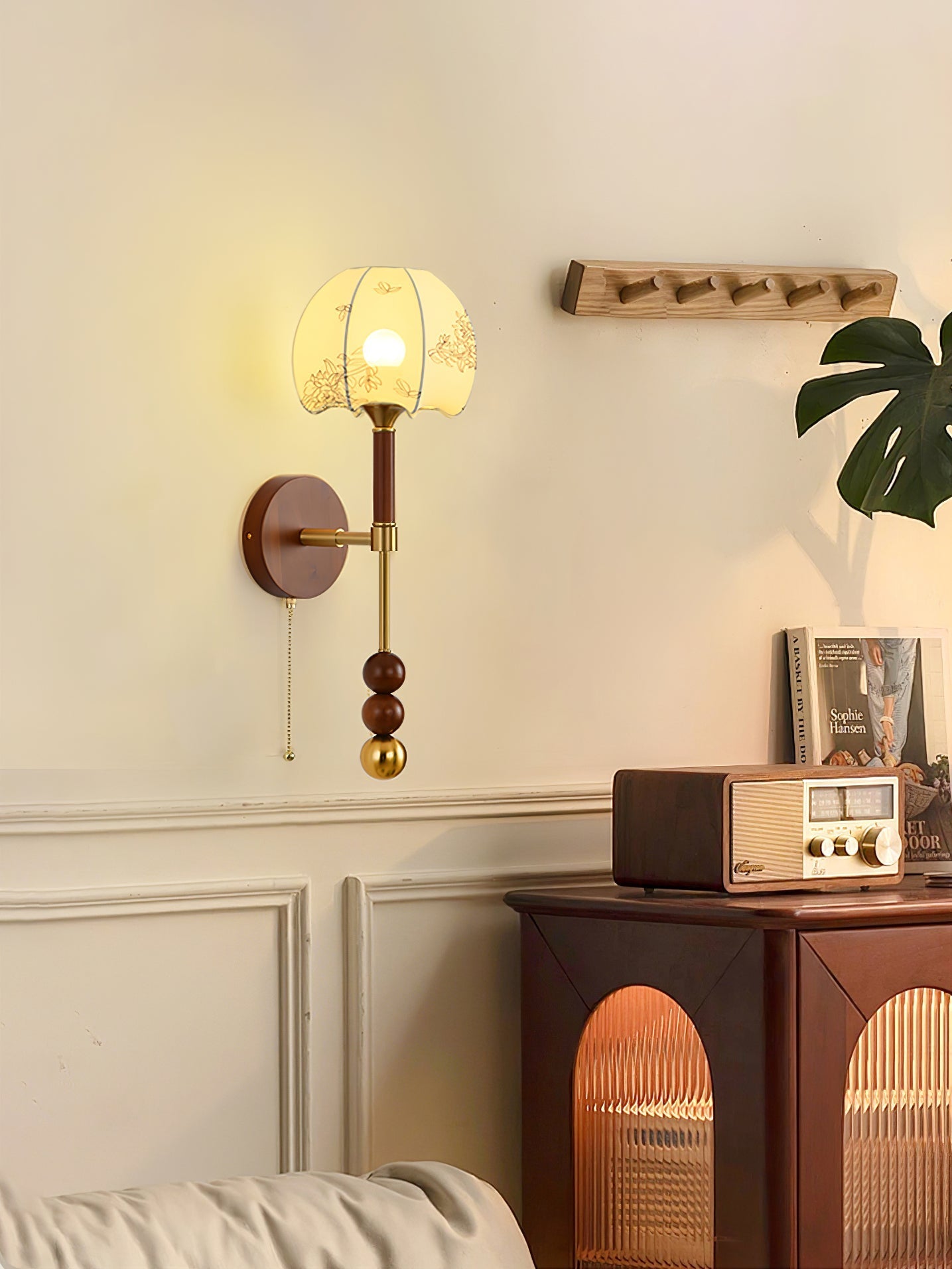 Hilda Roma Elegance Wood Sconce Wall lamp-Neutral Decor