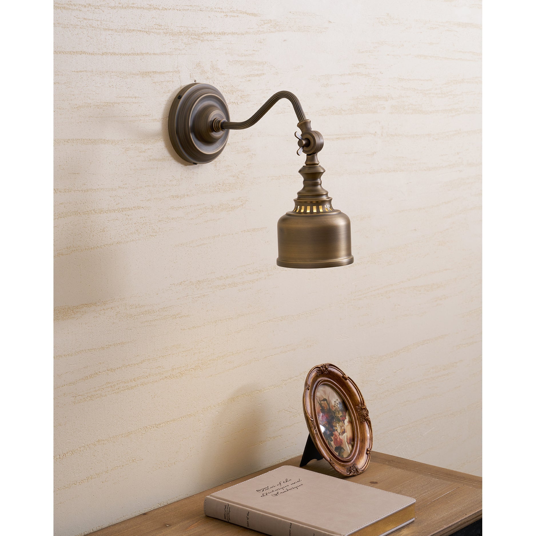 Dimensional drawing of the Addison Wall Lamp.