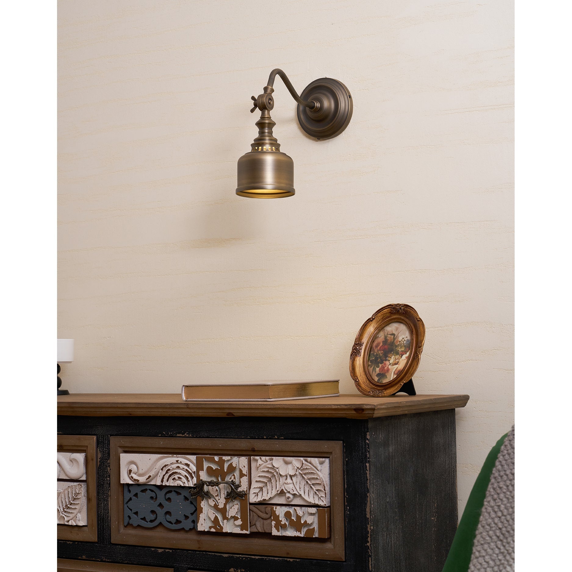 Unboxing the Addison Gooseneck Wall Lamp.