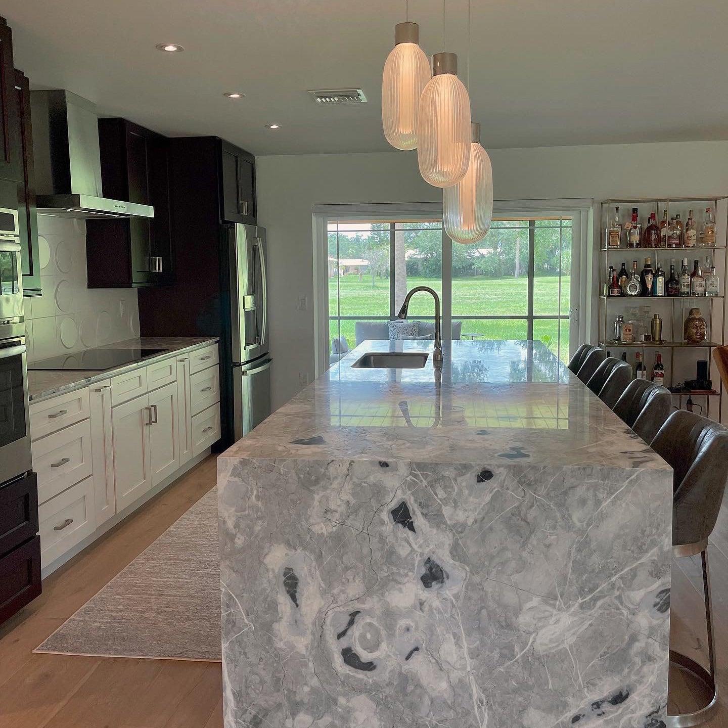 Elaro Aluminum Classic Pendant Lamp-Neutral Decor