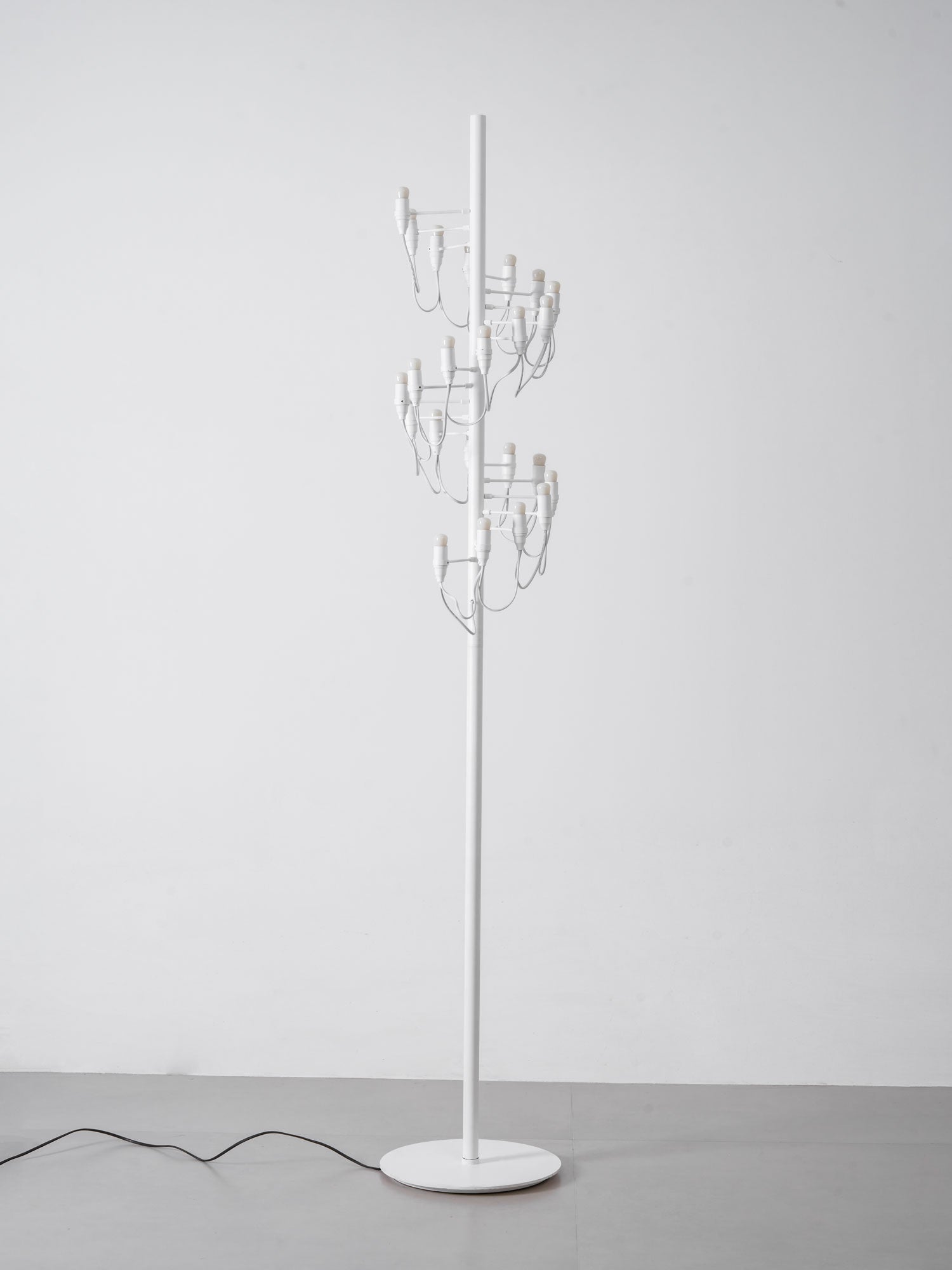 Olliryra Sculptural Steel Floor Lamp-Neutral Decor