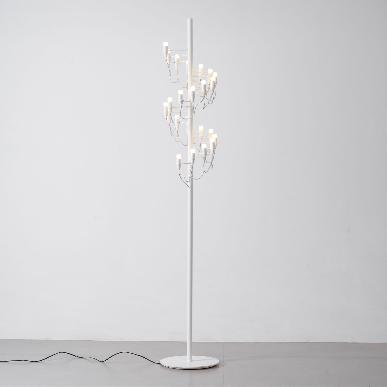 Olliryra Sculptural Steel Floor Lamp-Neutral Decor