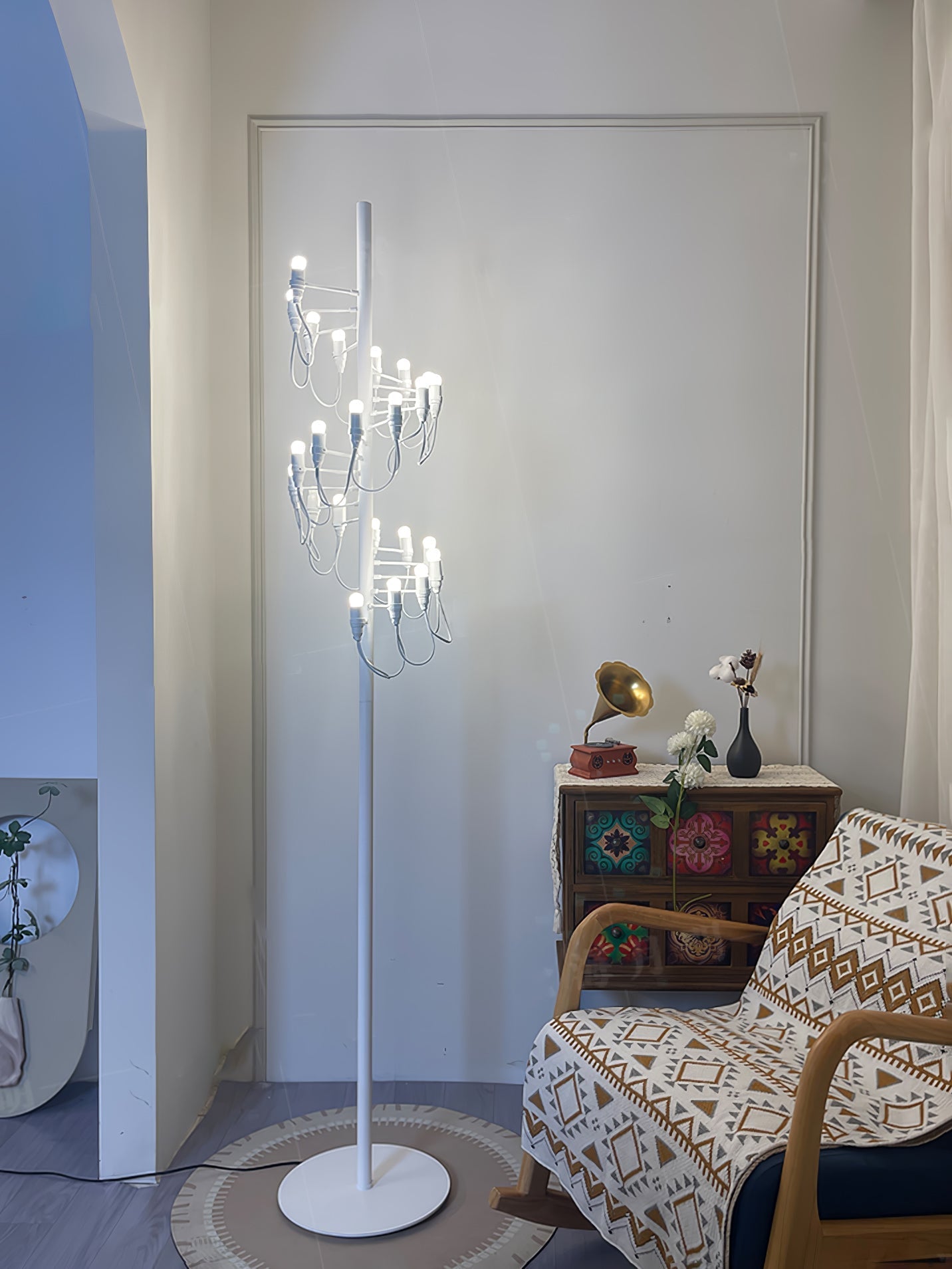 Olliryra Sculptural Steel Floor Lamp-Neutral Decor