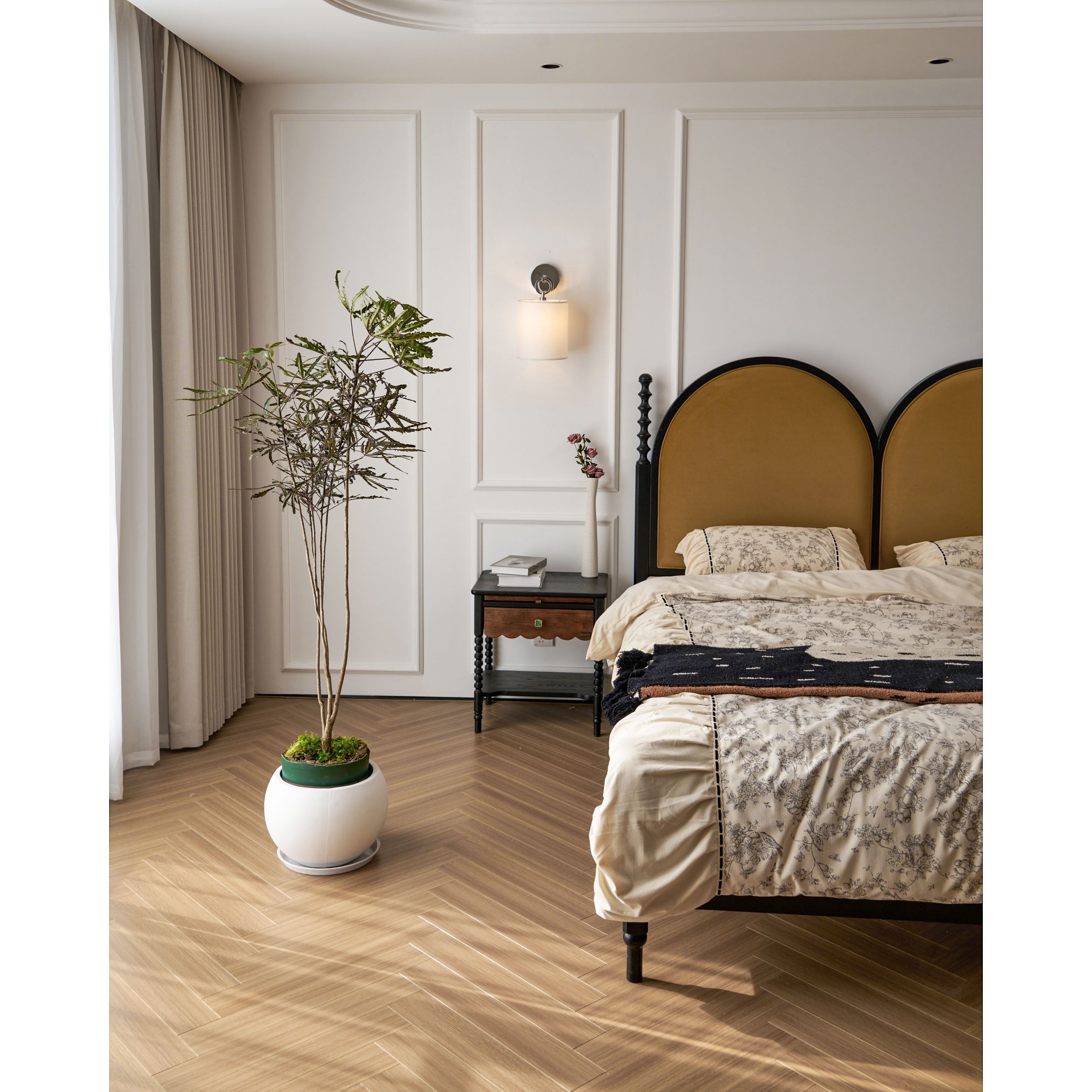 Delphine Wall Lamp