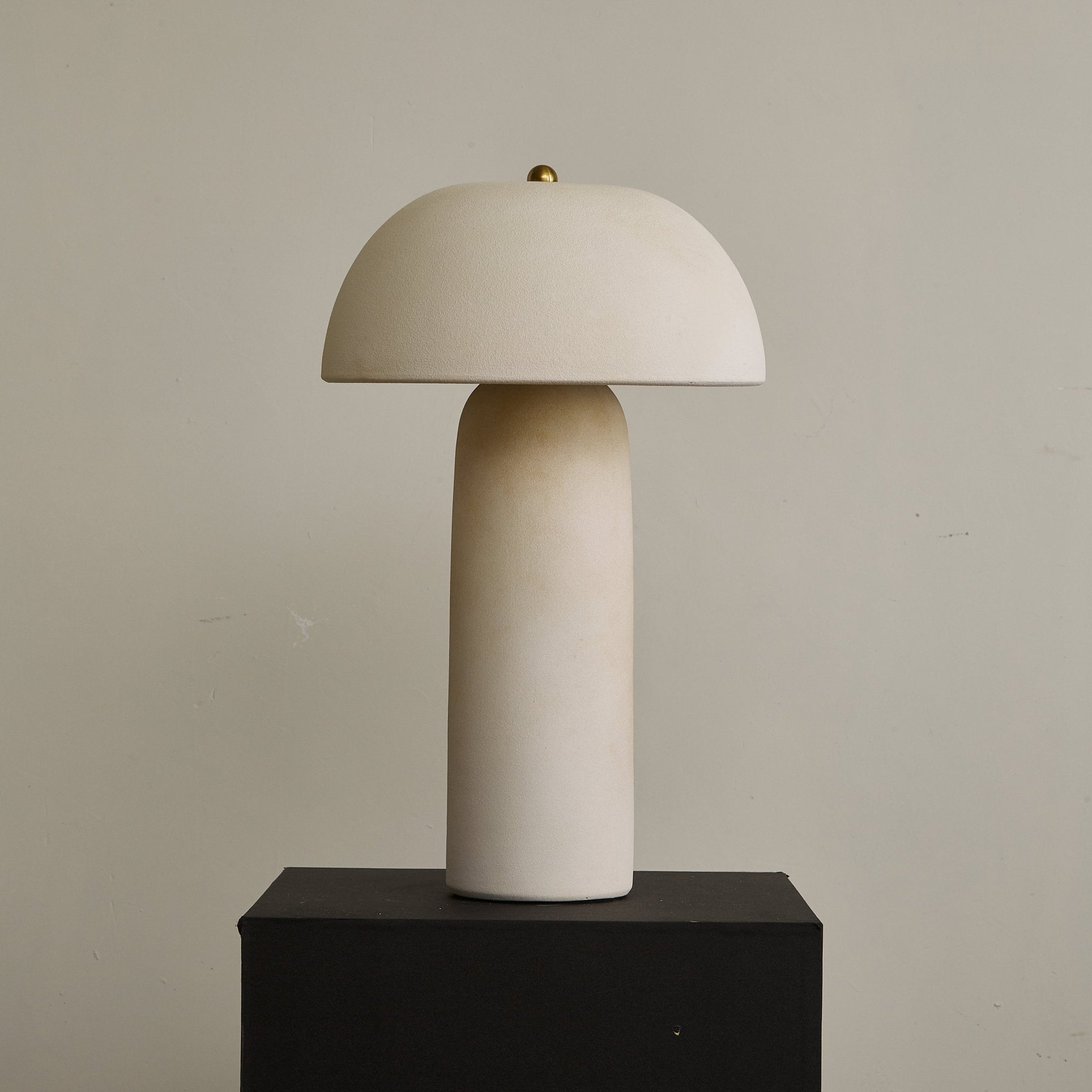 Brolen Ceramic Minimalist Table Lamp-Neutral Decor