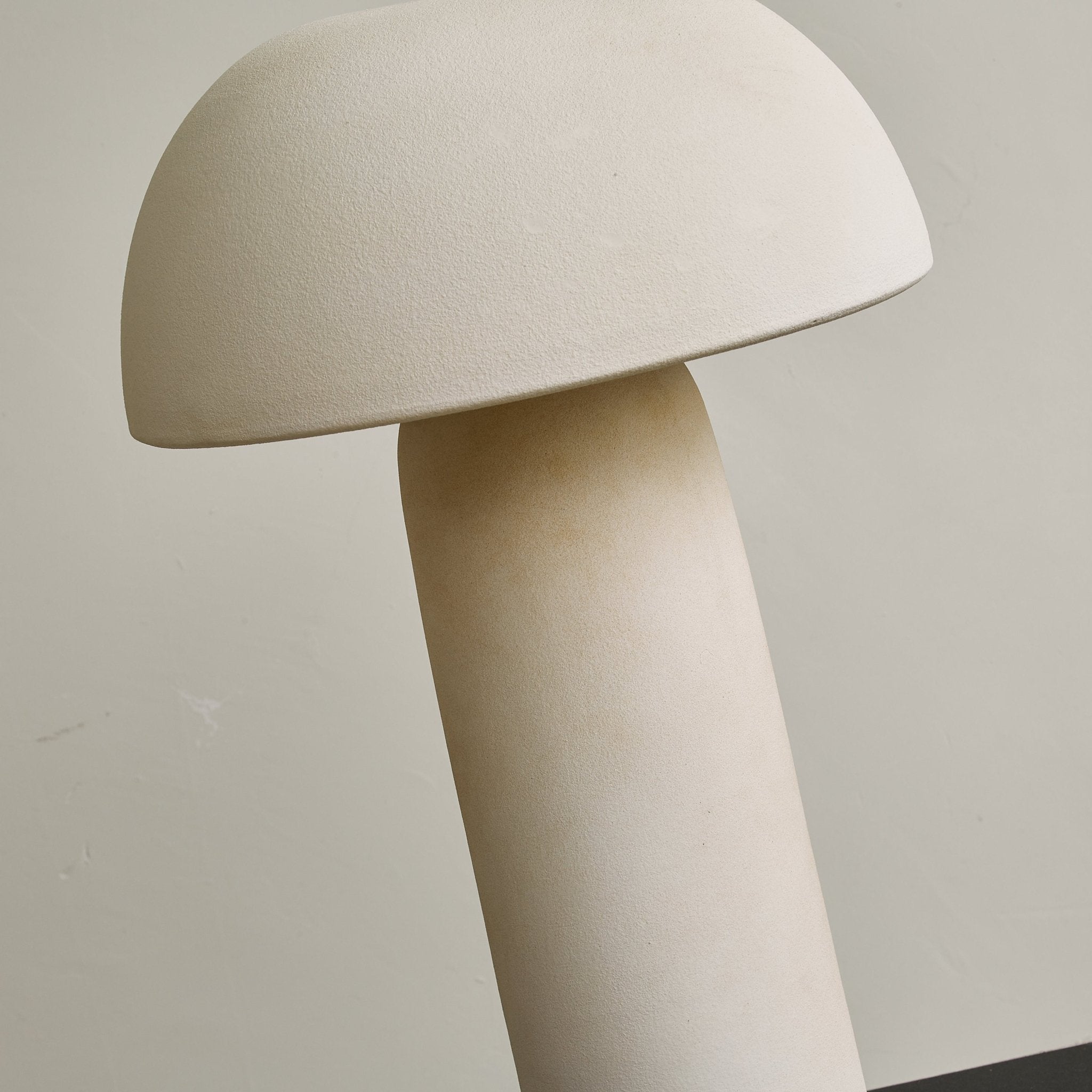 Brolen Ceramic Minimalist Table Lamp-Neutral Decor