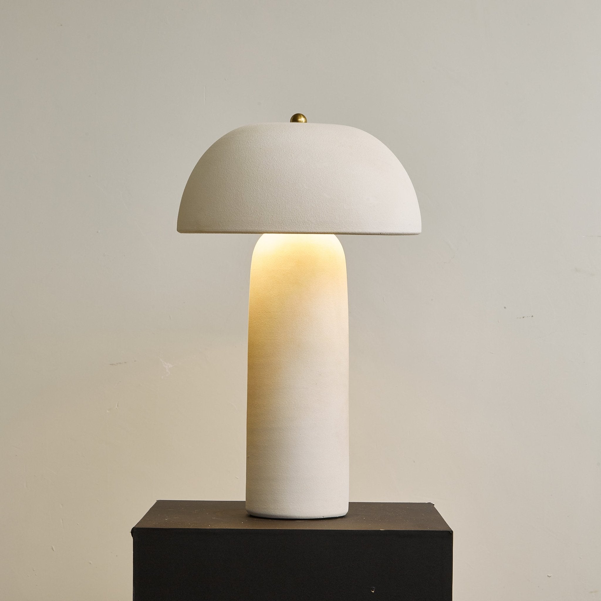 Brolen Ceramic Minimalist Table Lamp-Neutral Decor