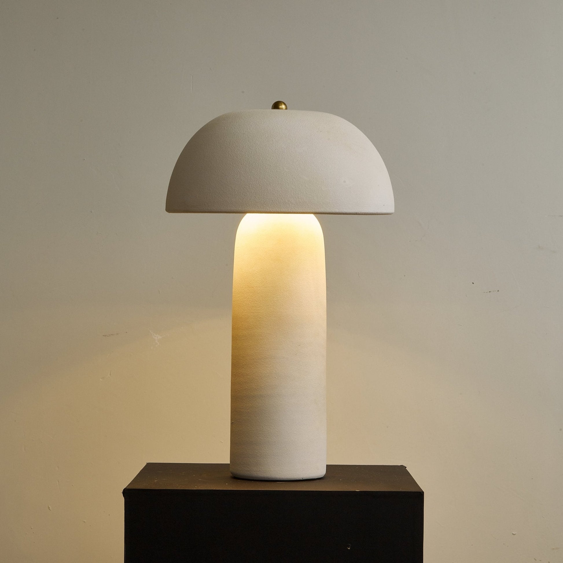 Brolen Ceramic Minimalist Table Lamp-Neutral Decor