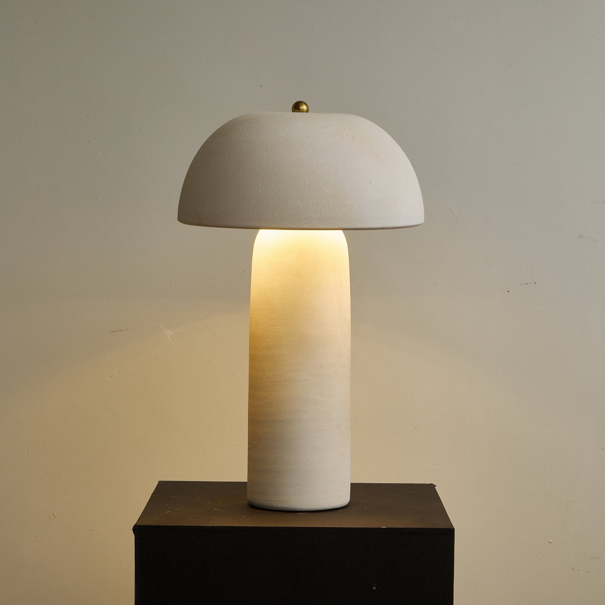 Brolen Ceramic Minimalist Table Lamp-Neutral Decor