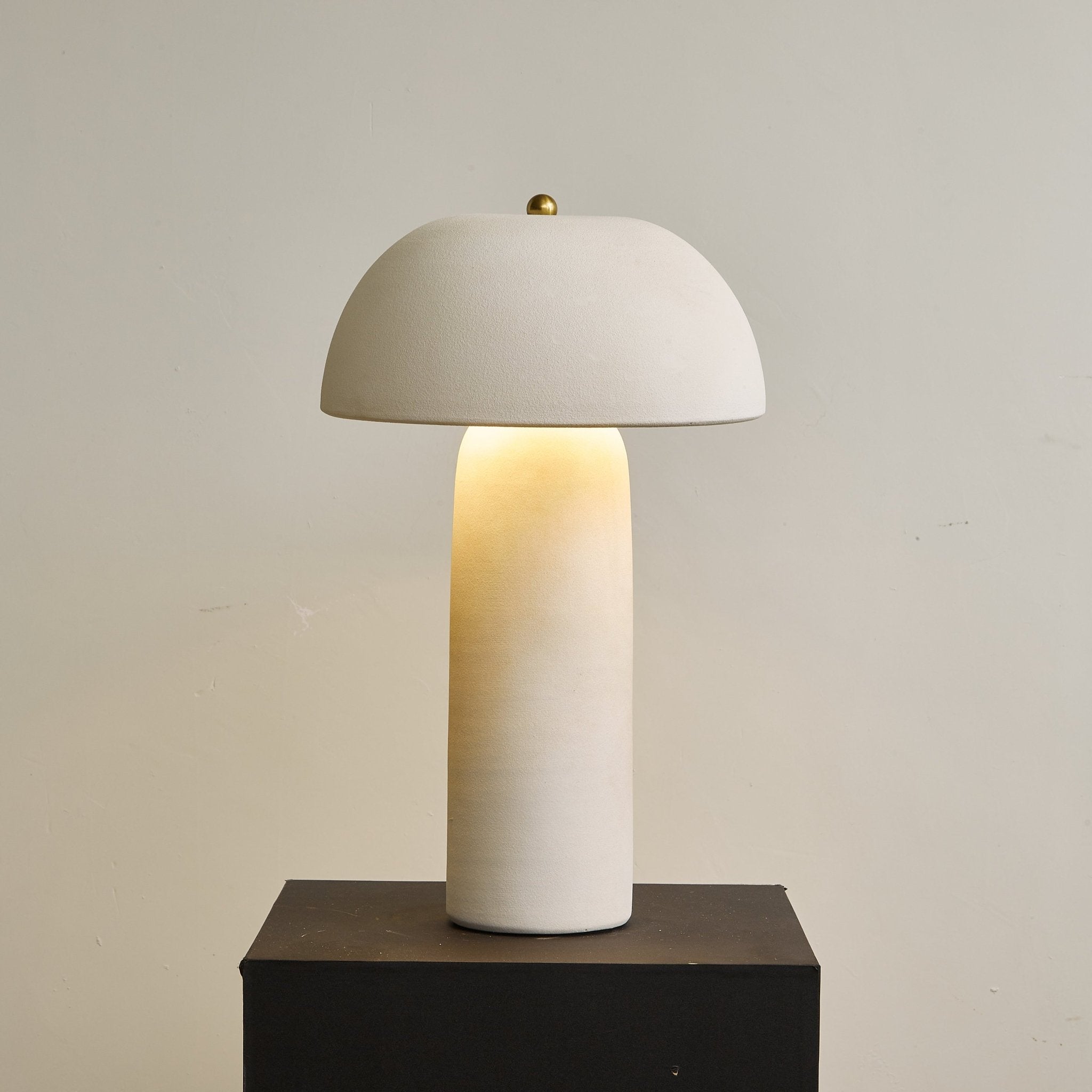 Brolen Ceramic Minimalist Table Lamp-Neutral Decor