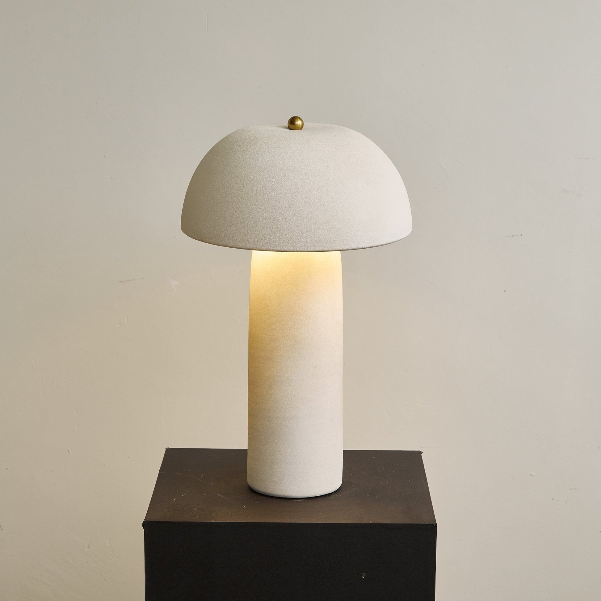 Brolen Ceramic Minimalist Table Lamp-Neutral Decor