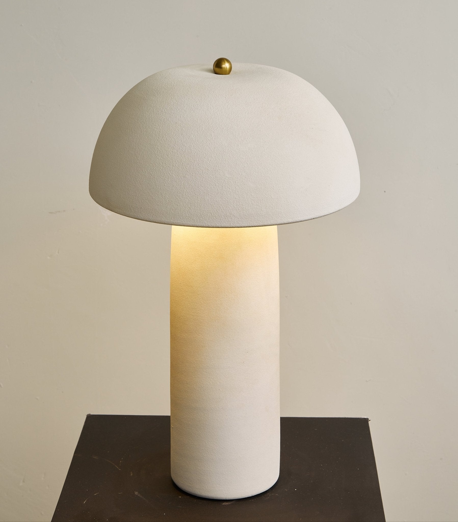 Brolen Ceramic Minimalist Table Lamp-Neutral Decor