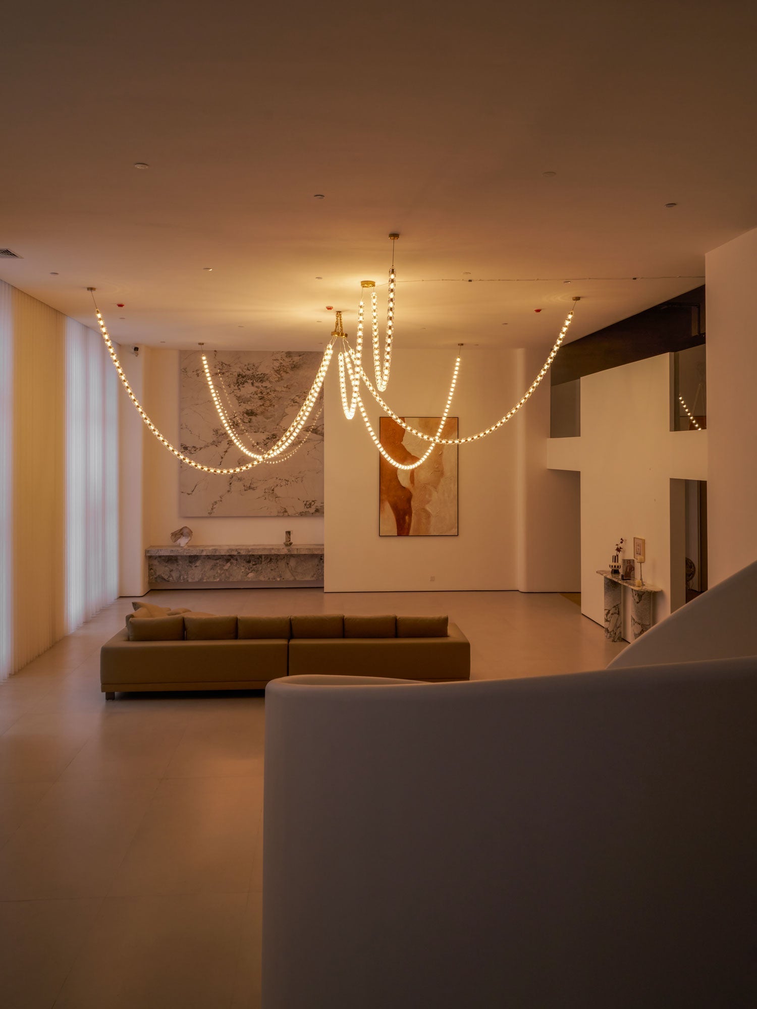 Daelen Chandelier Crystal Gold LED 3-Line-Neutral Decor