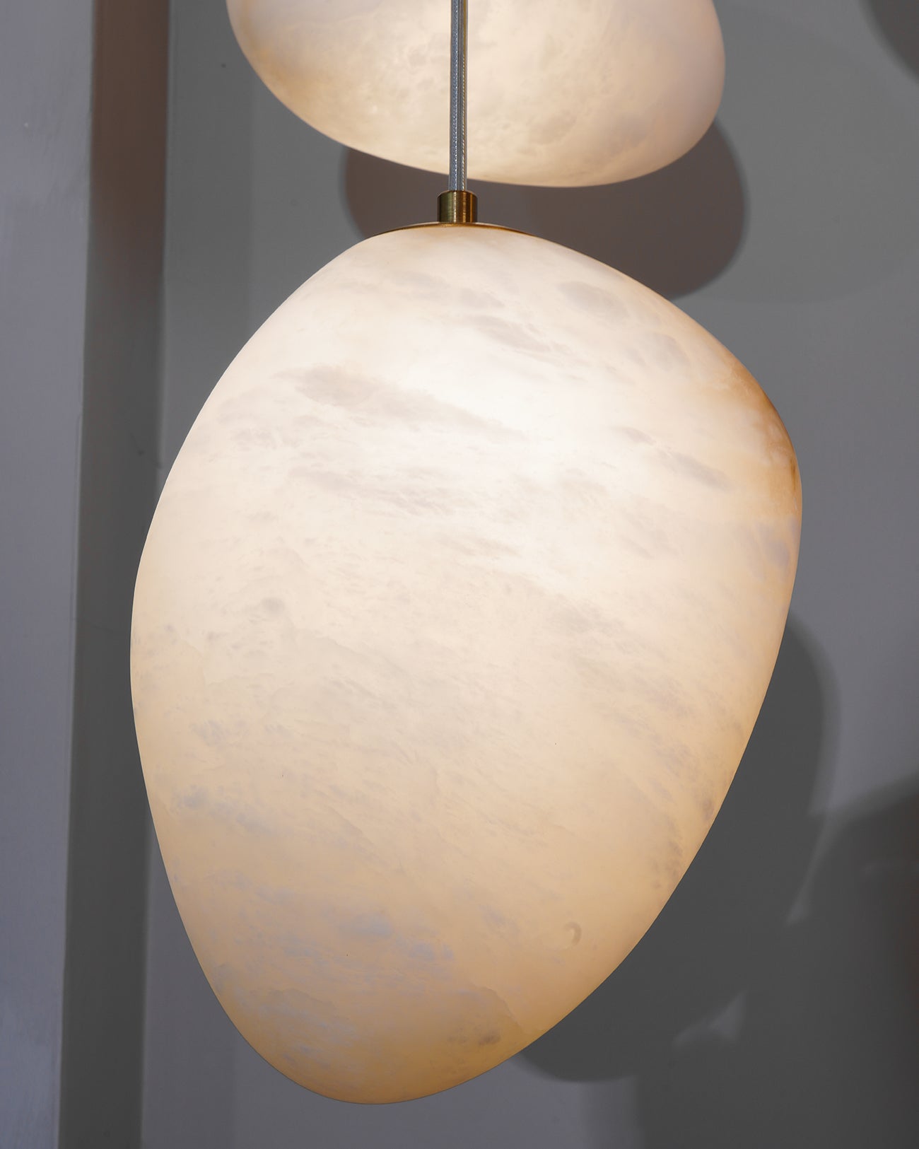 Ralen Pendant Lamp Alabaster Brass Sophistication-Neutral Decor