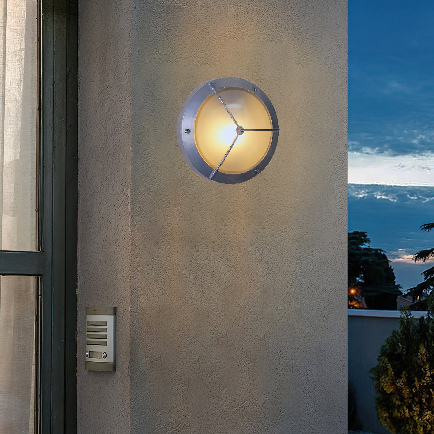 Rowan Outdoor Wall Lamp