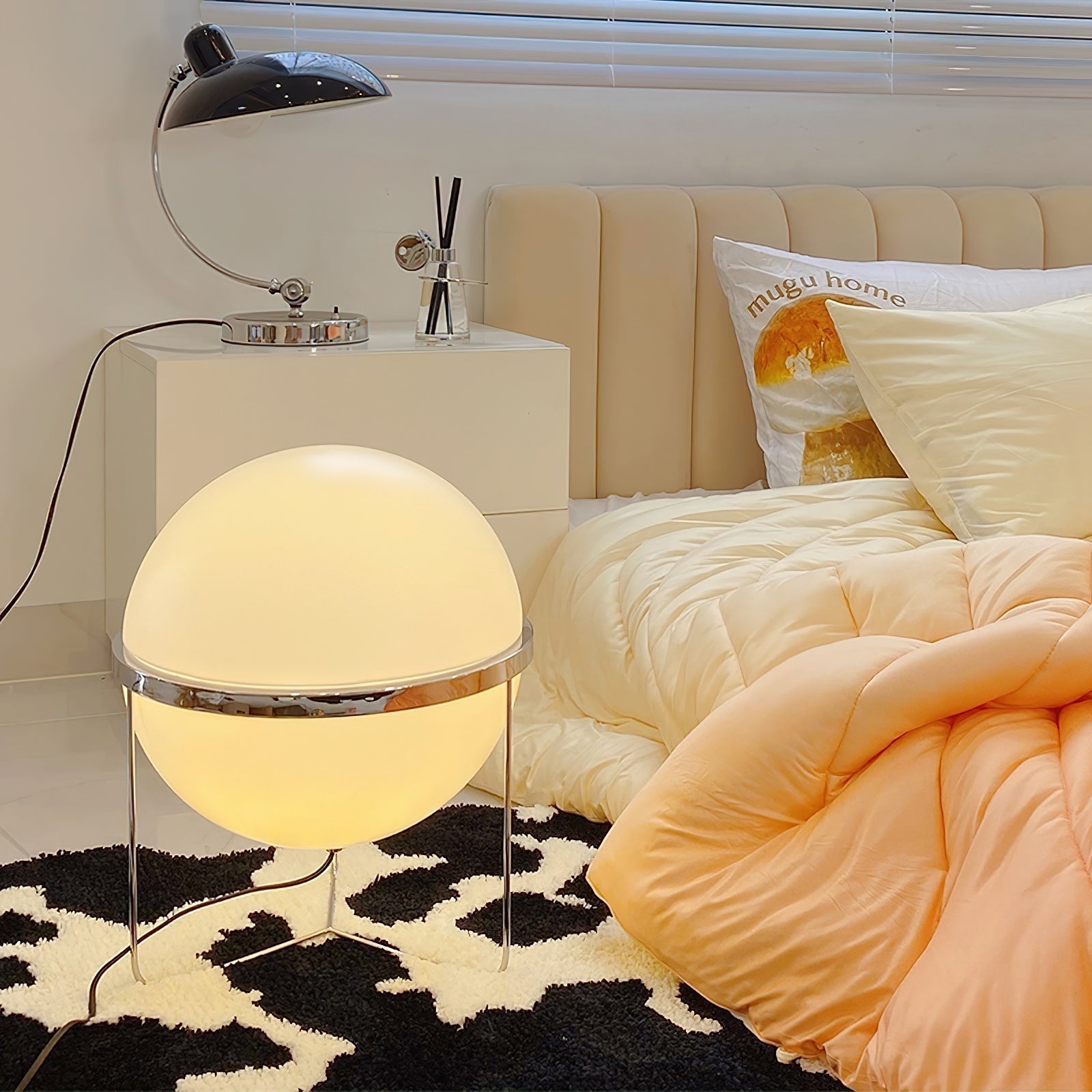 Elara Table Lamp