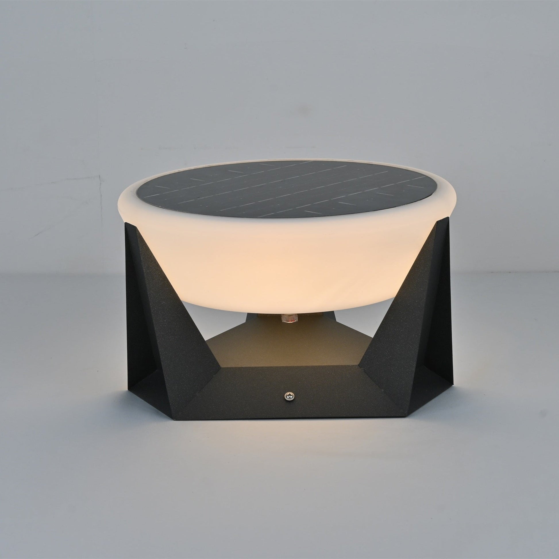 Auren Modern Solar Outdoor Light-Neutral Decor
