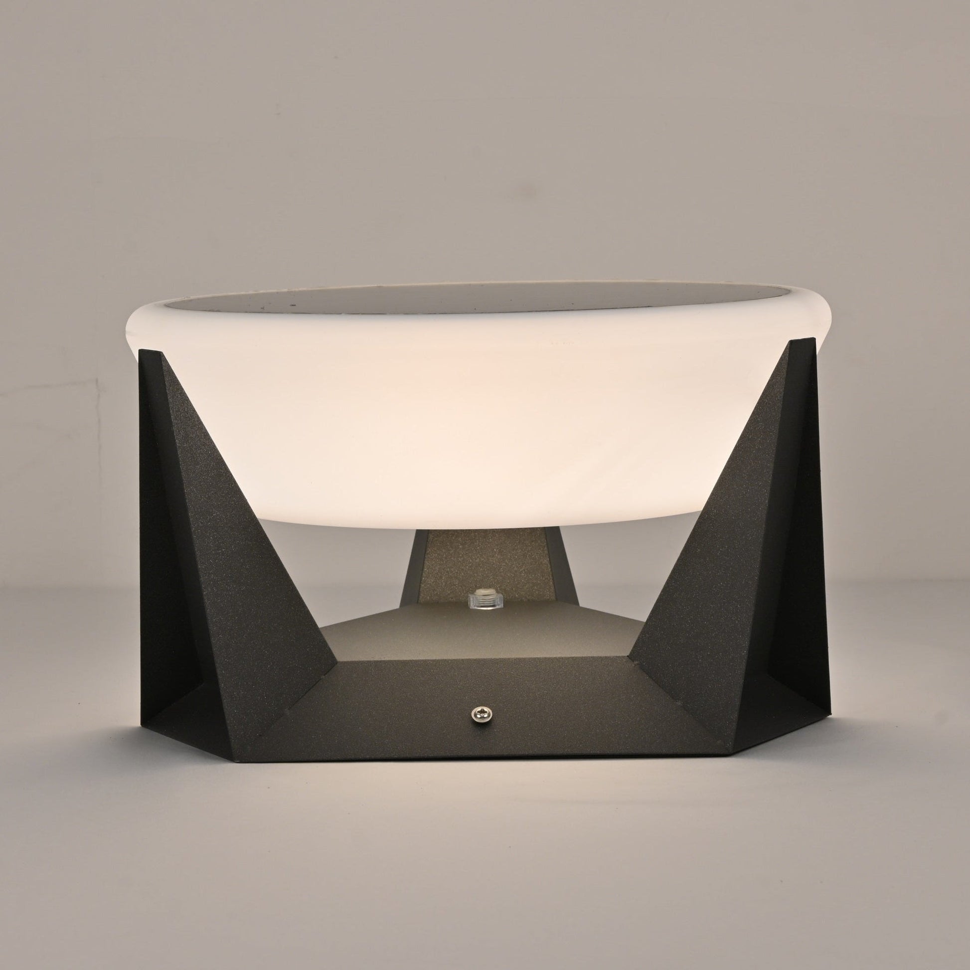 Auren Modern Solar Outdoor Light-Neutral Decor