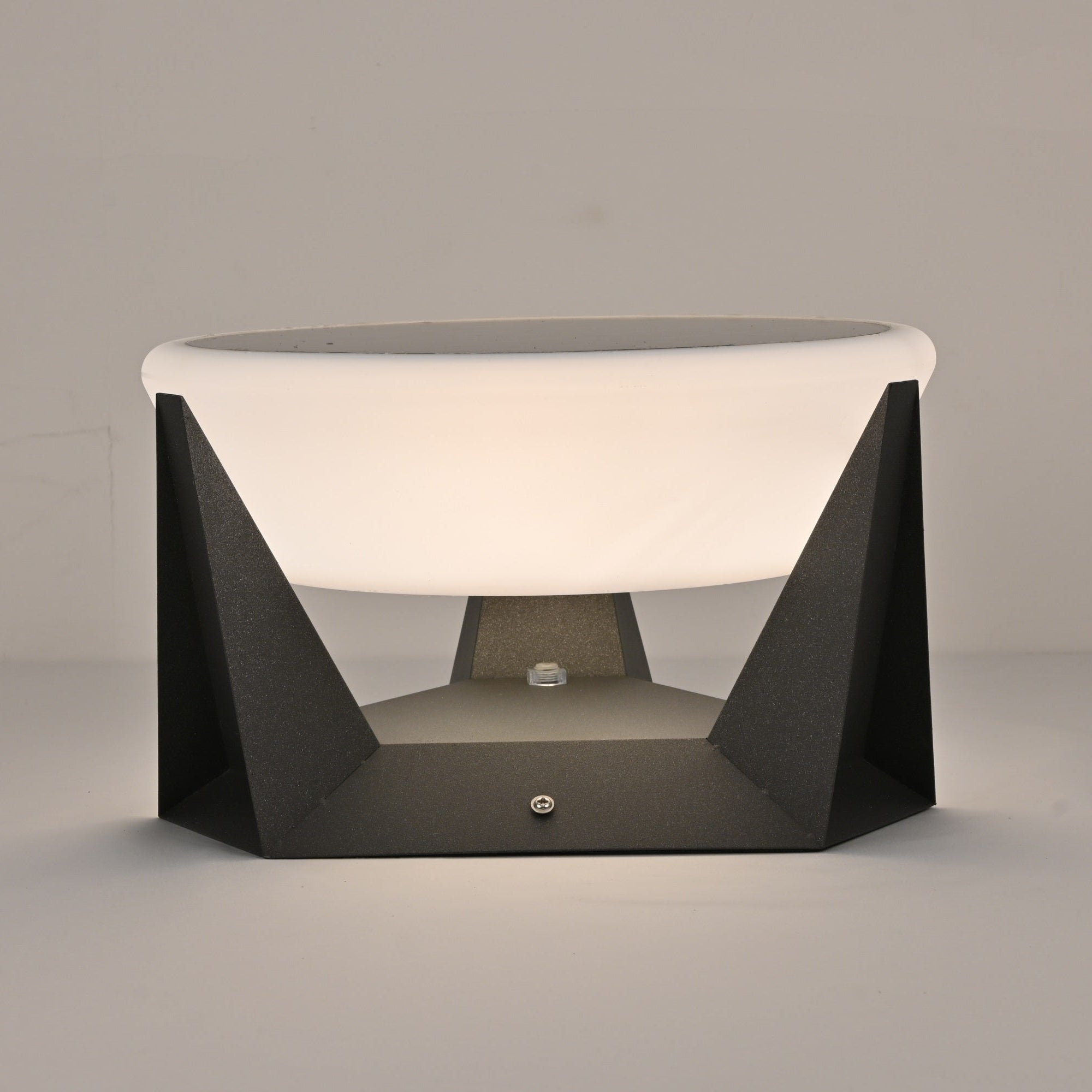 Auren Modern Solar Outdoor Light-Neutral Decor