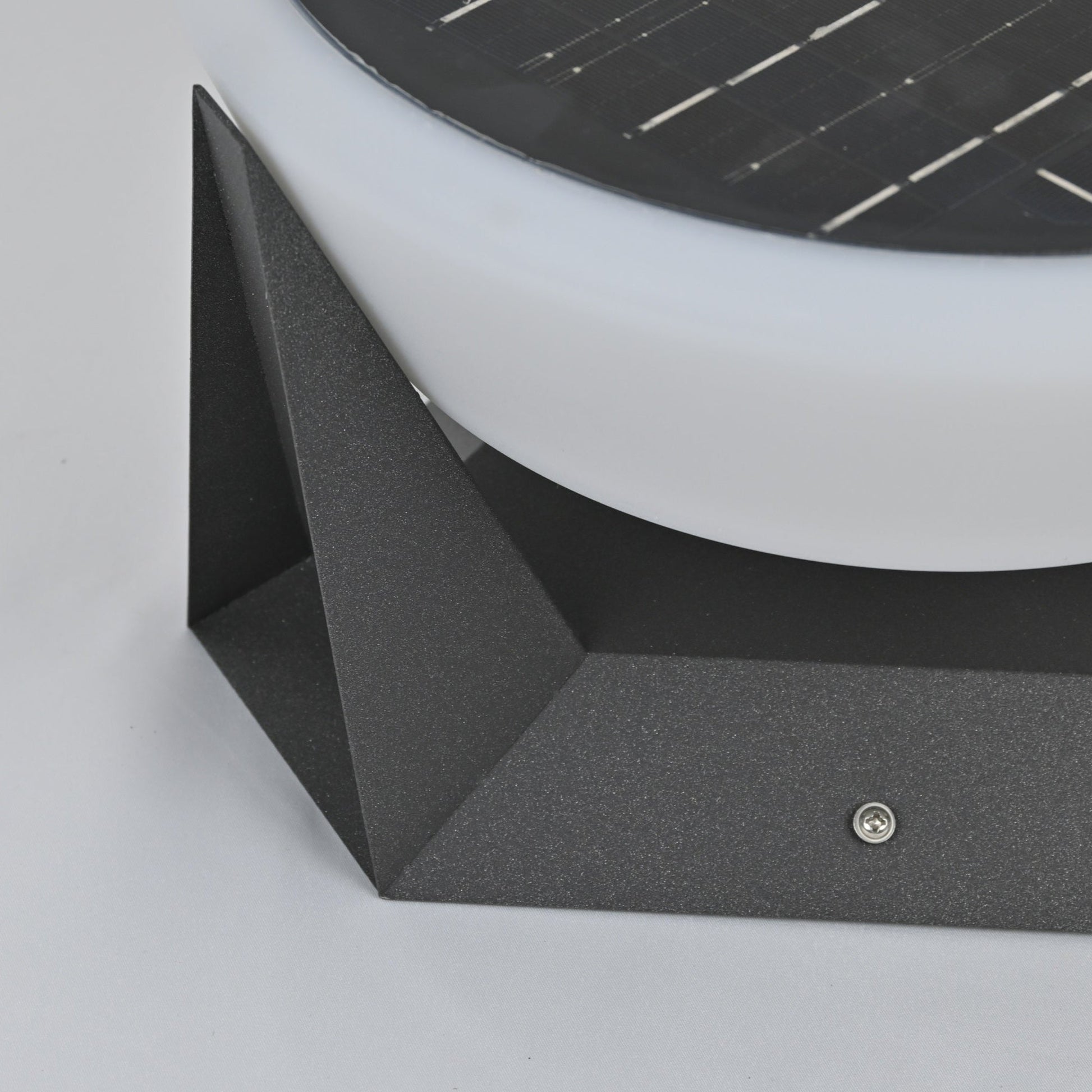 Auren Modern Solar Outdoor Light-Neutral Decor
