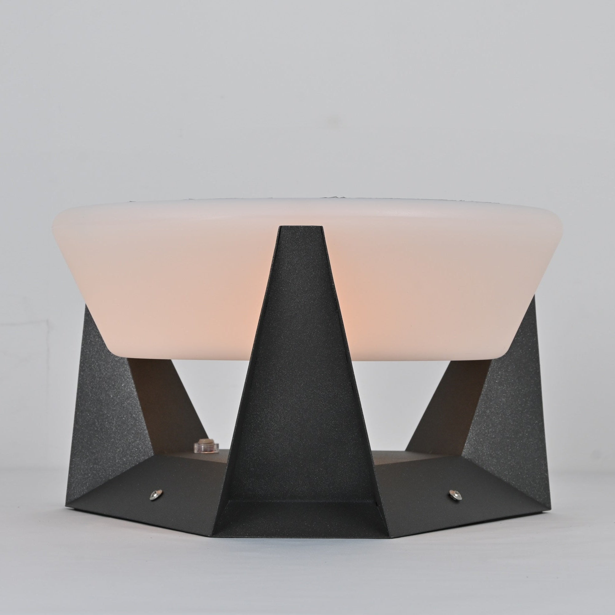 Auren Modern Solar Outdoor Light-Neutral Decor