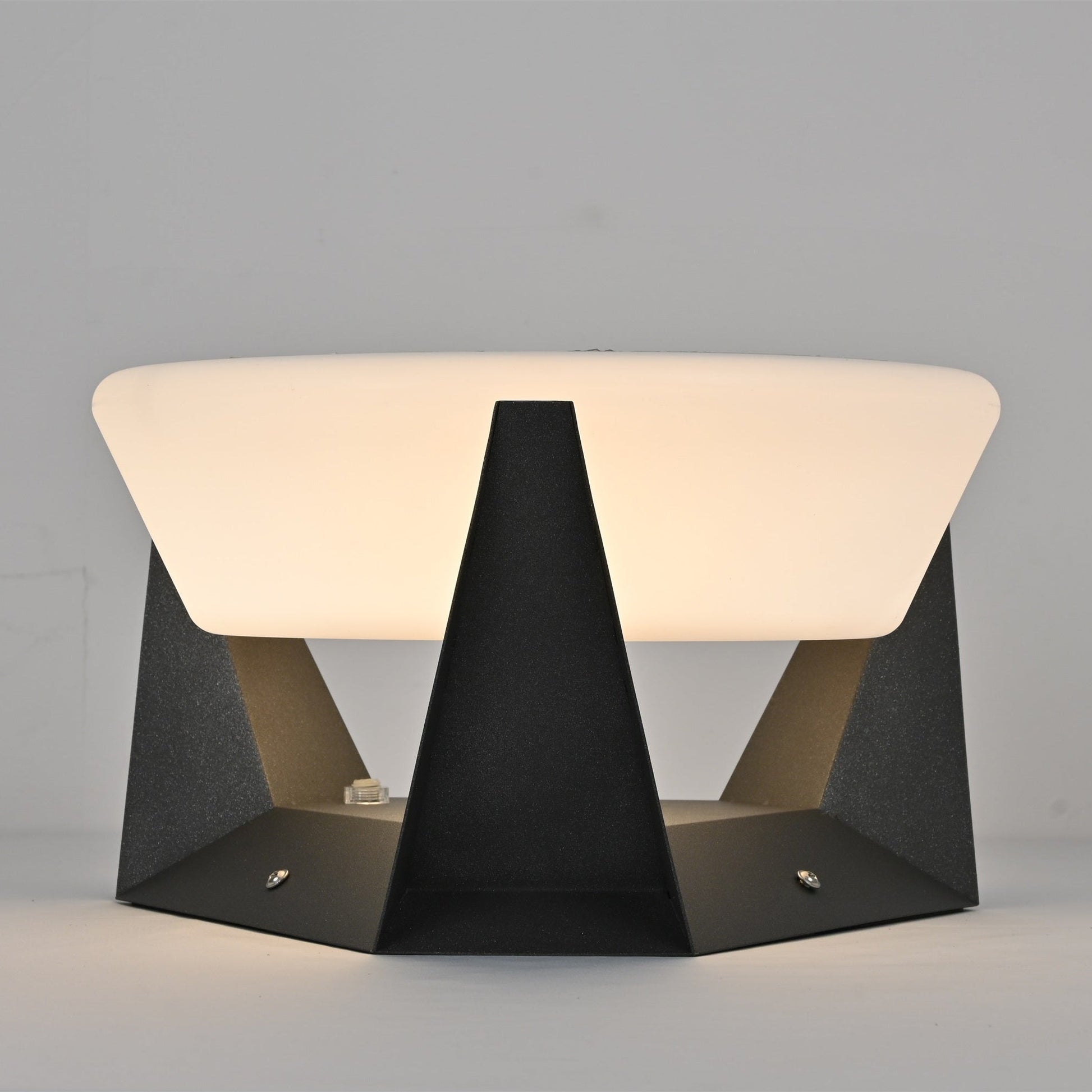 Auren Modern Solar Outdoor Light-Neutral Decor