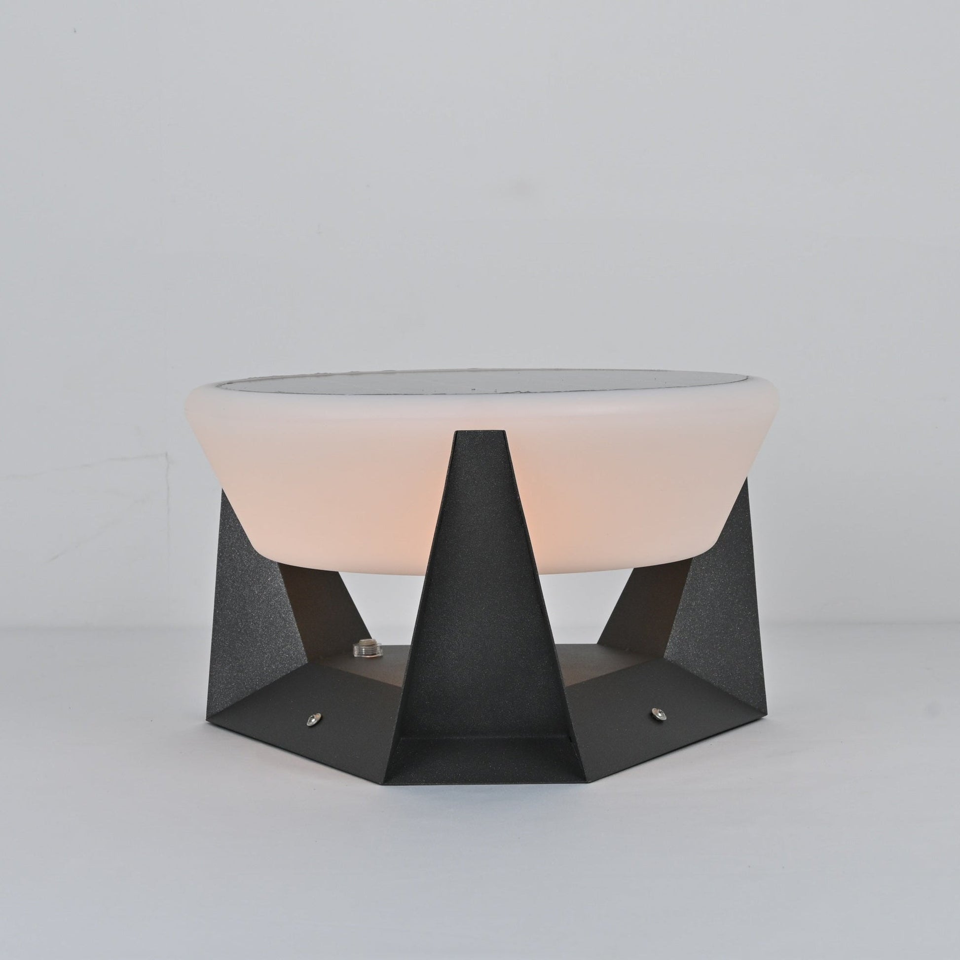 Auren Modern Solar Outdoor Light-Neutral Decor